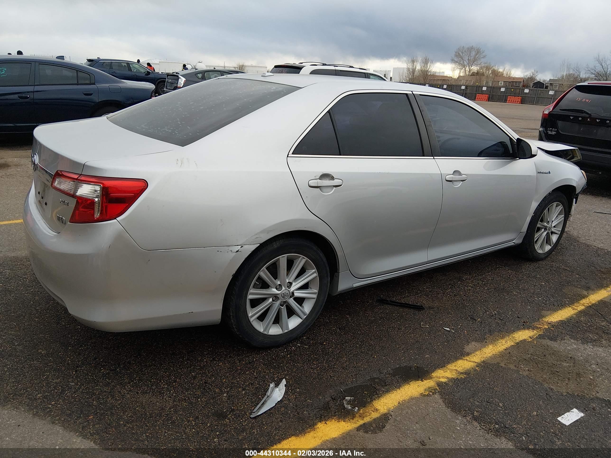 TOYOTA CAMRY image 4