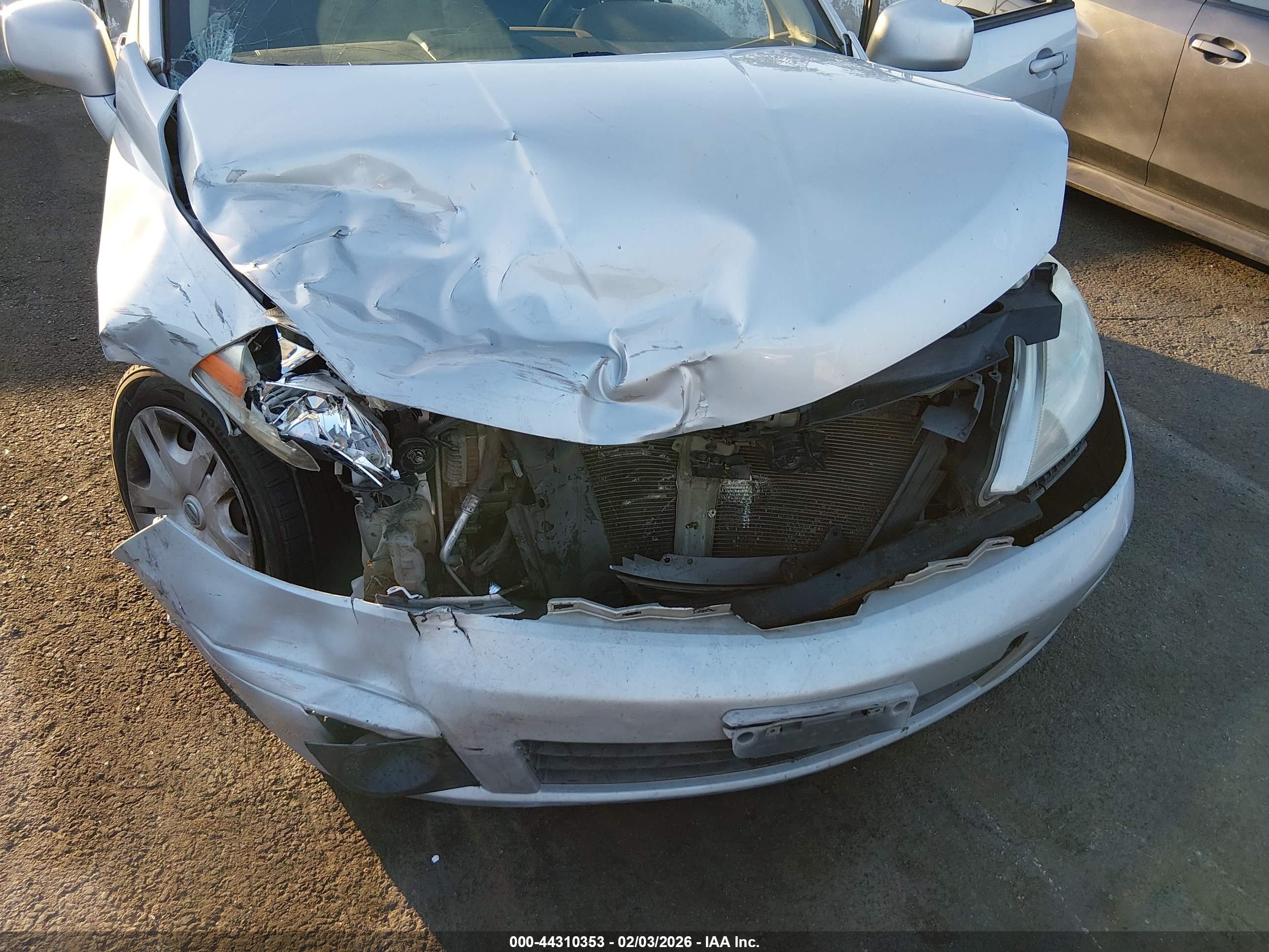 NISSAN VERSA image 6