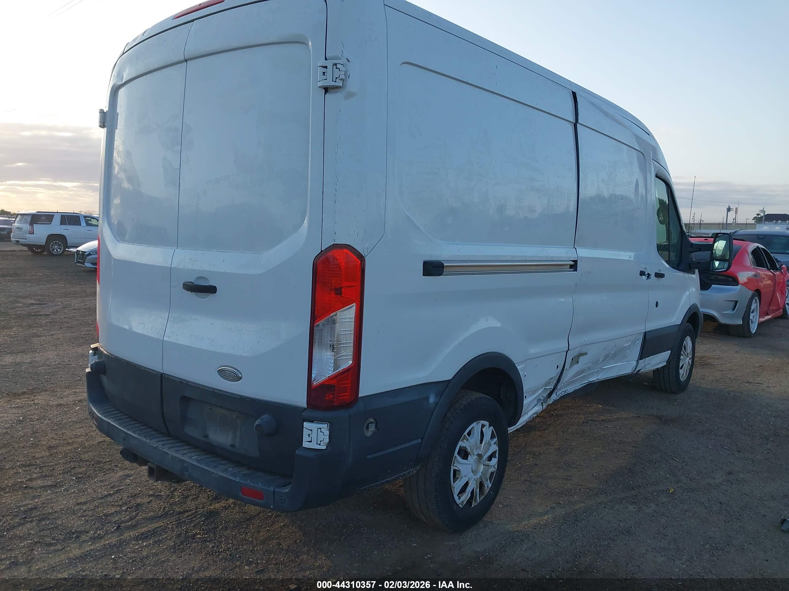 FORD TRANSIT-350 image 4