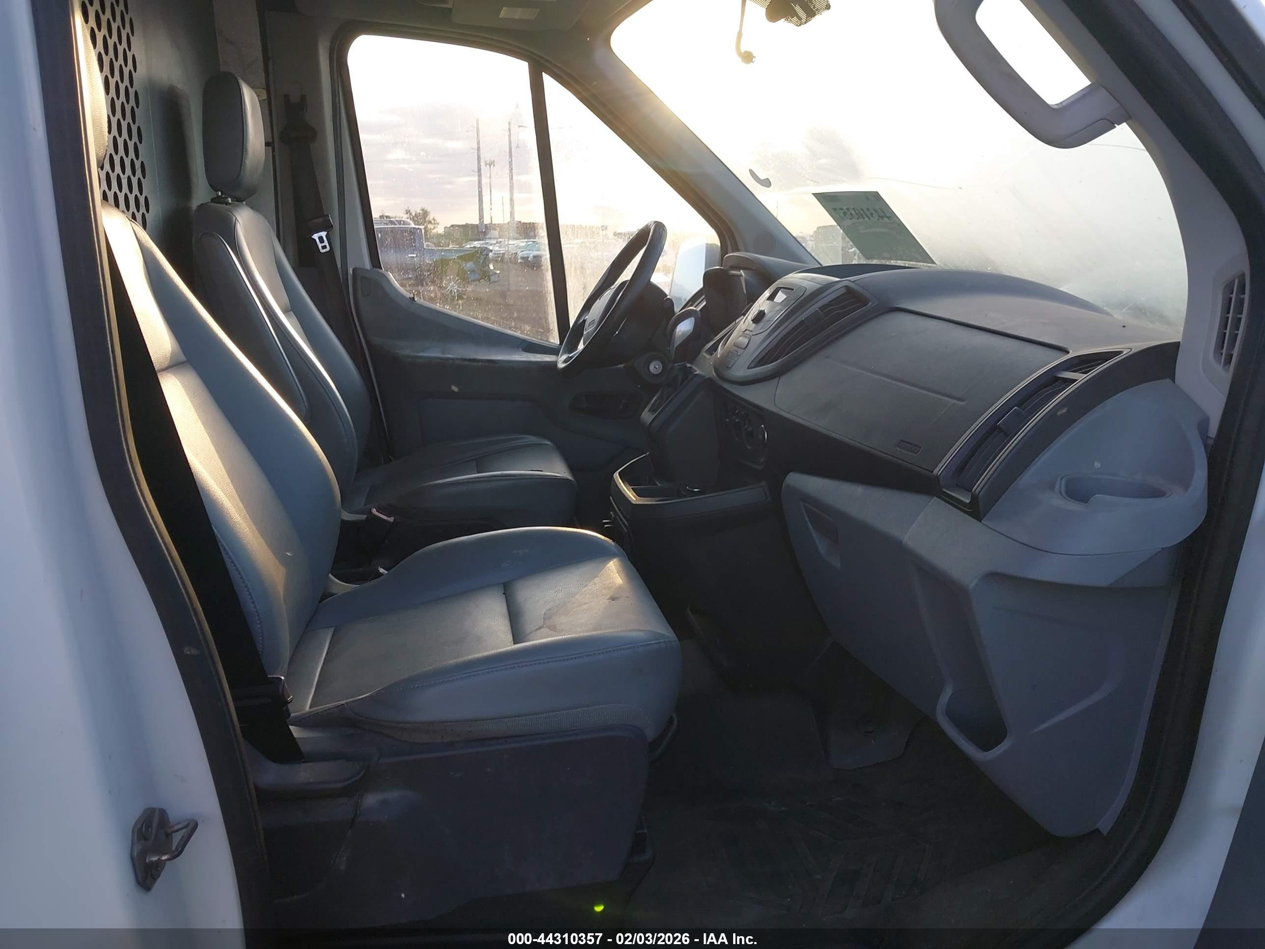 FORD TRANSIT-350 image 5