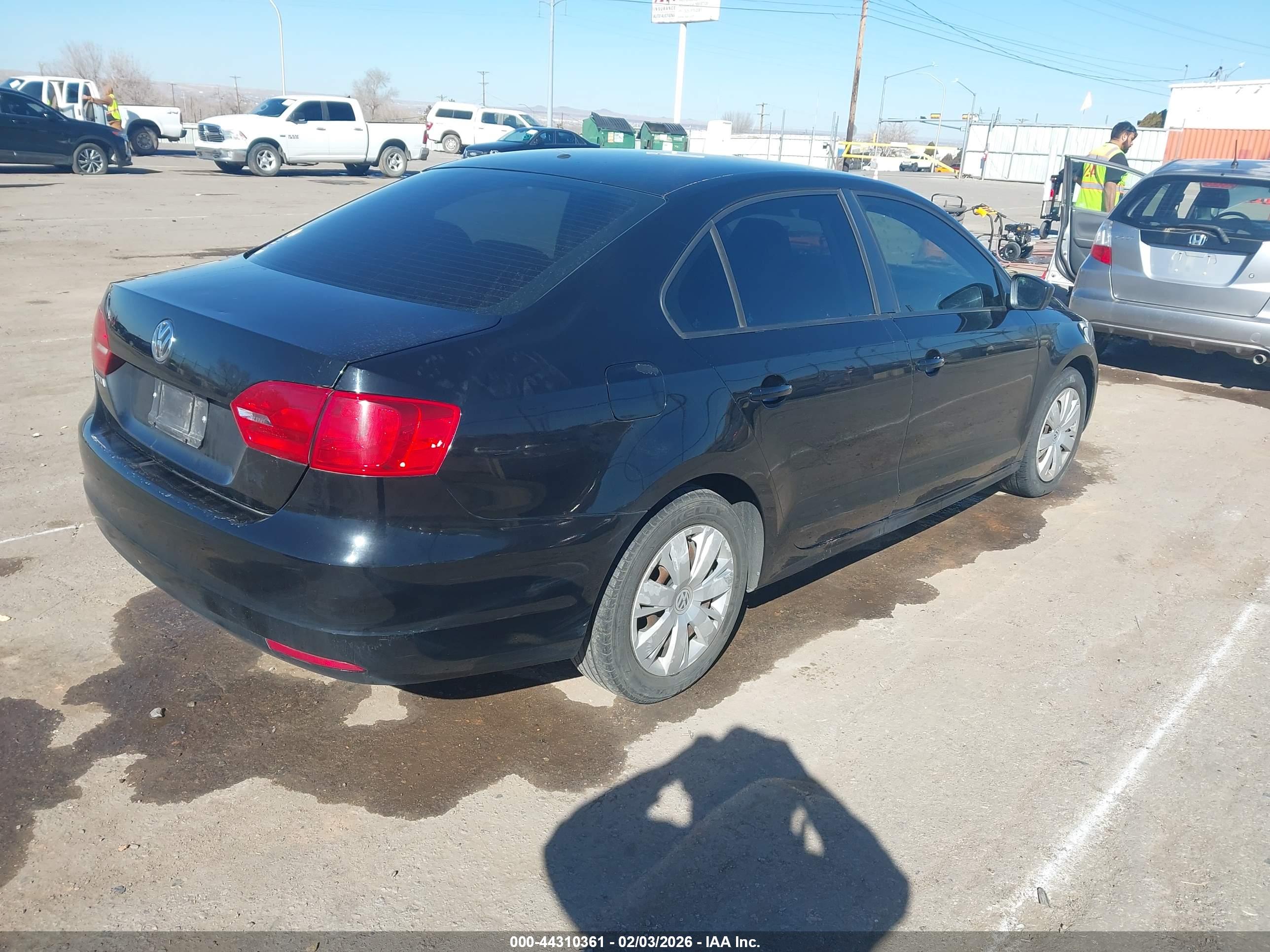 VOLKSWAGEN JETTA image 4