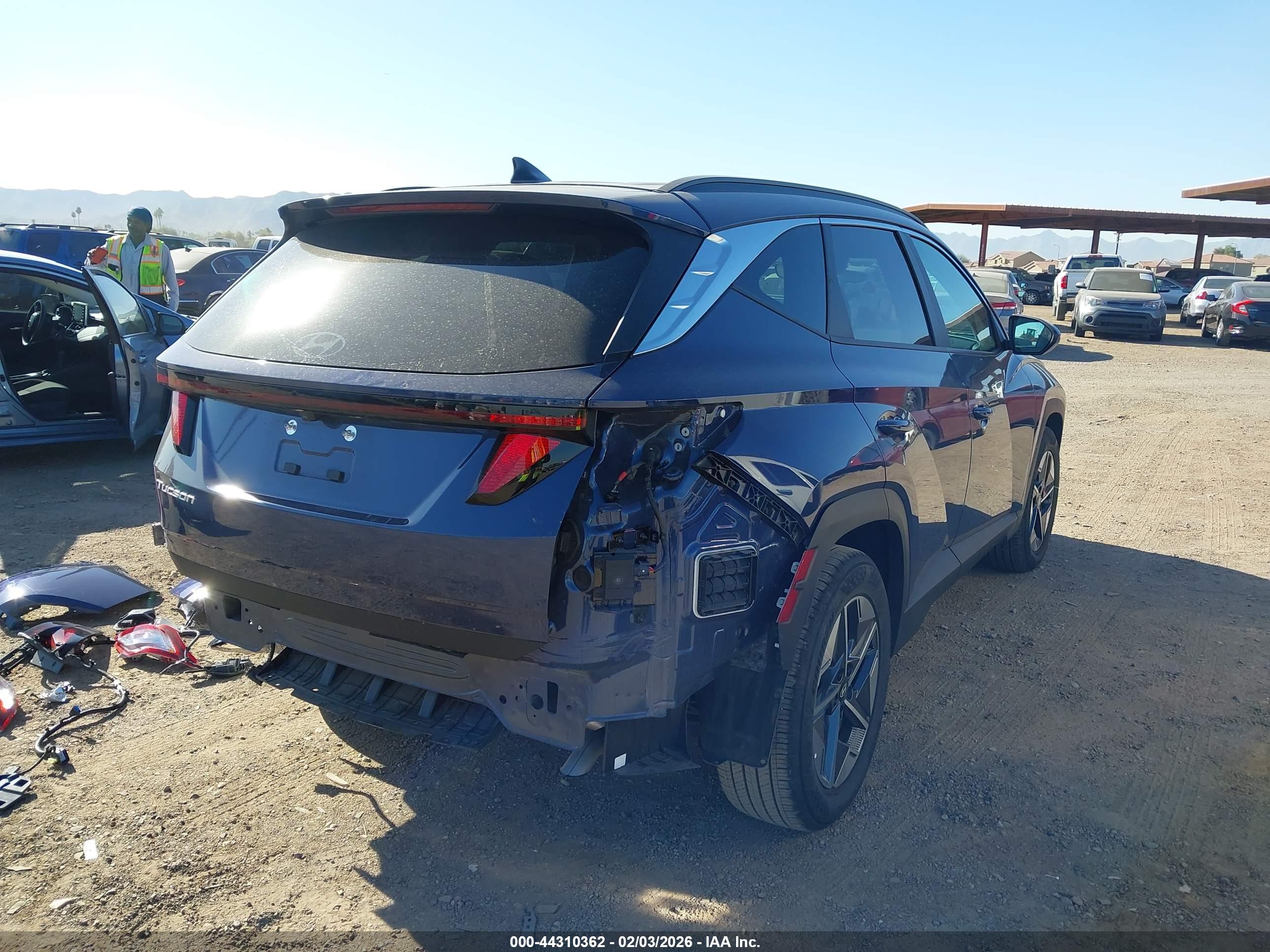 HYUNDAI TUCSON image 4