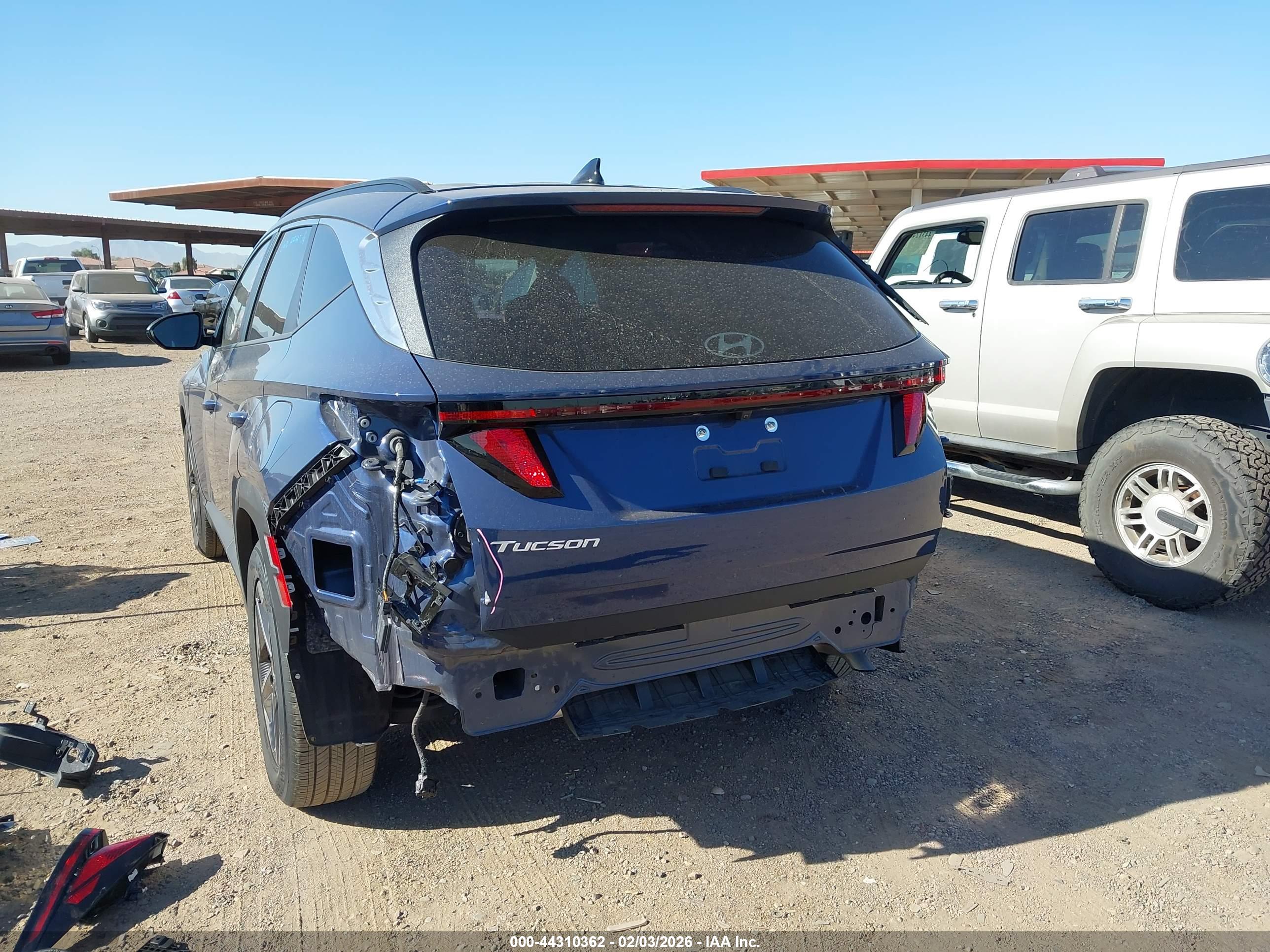 HYUNDAI TUCSON image 6