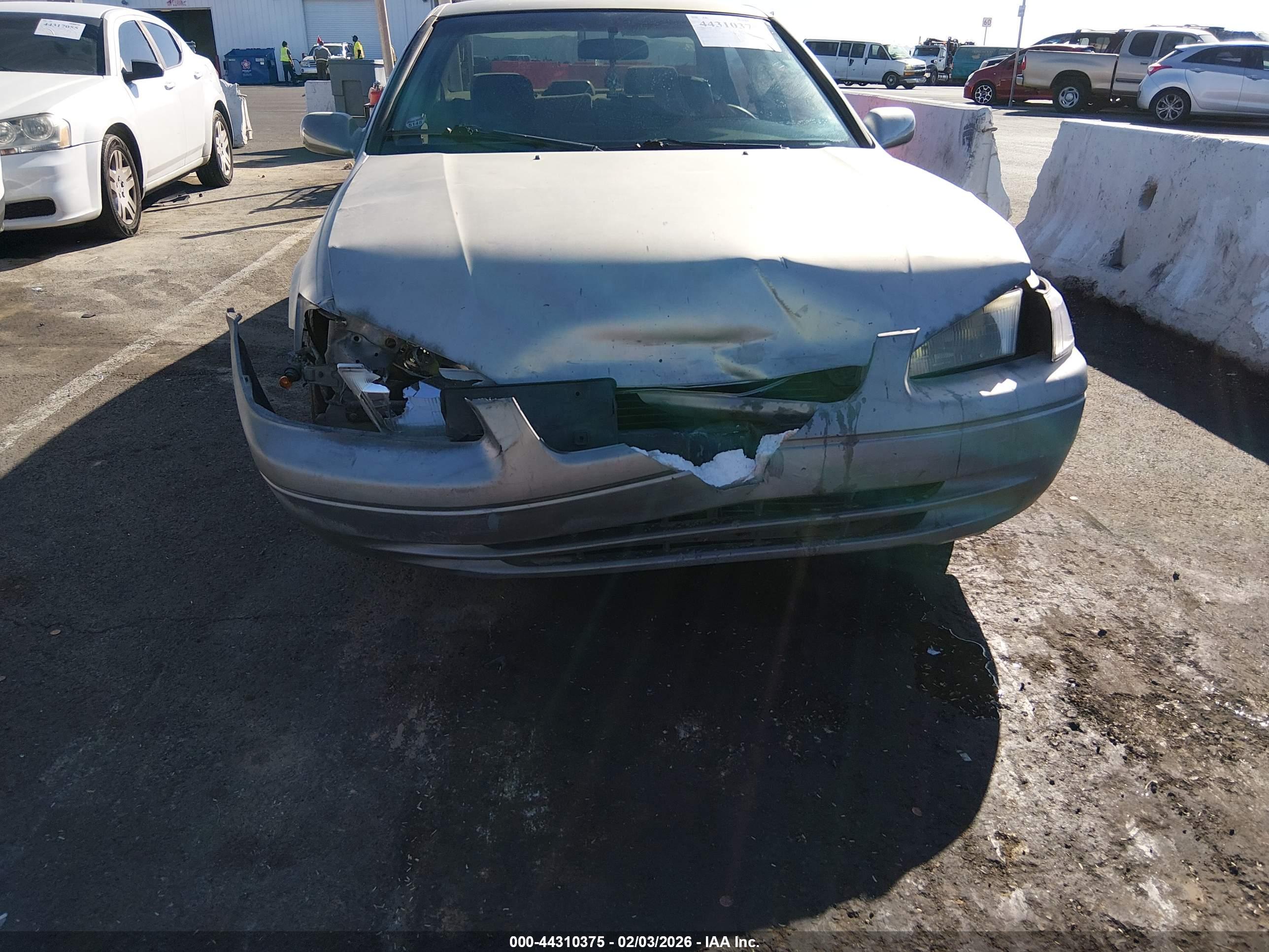 TOYOTA CAMRY image 6