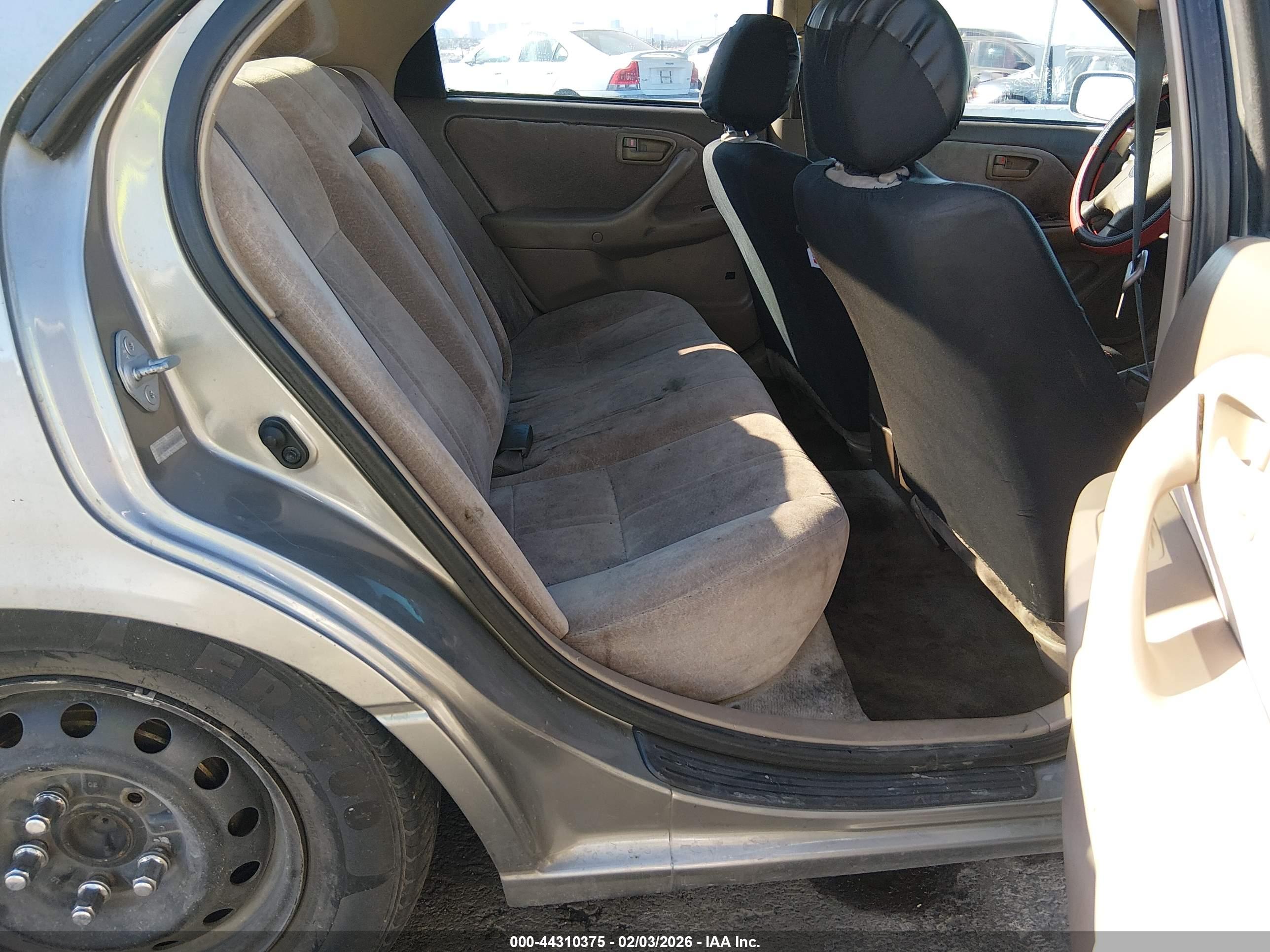 TOYOTA CAMRY image 8