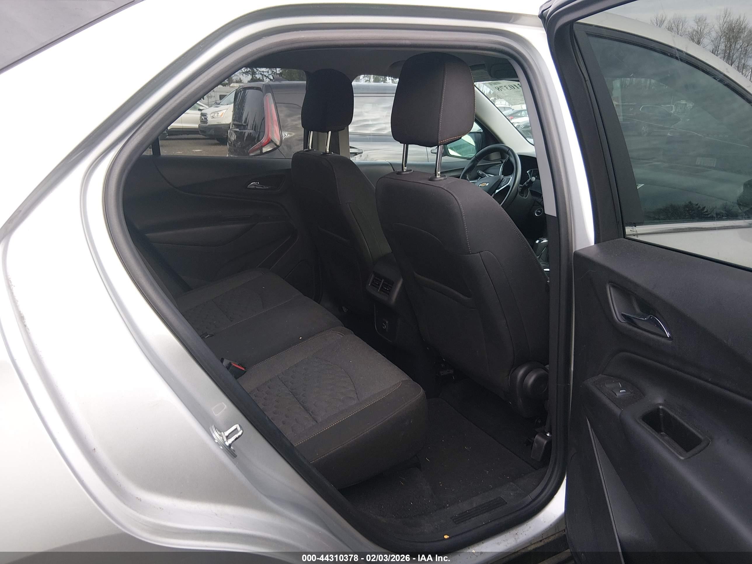 CHEVROLET EQUINOX image 8