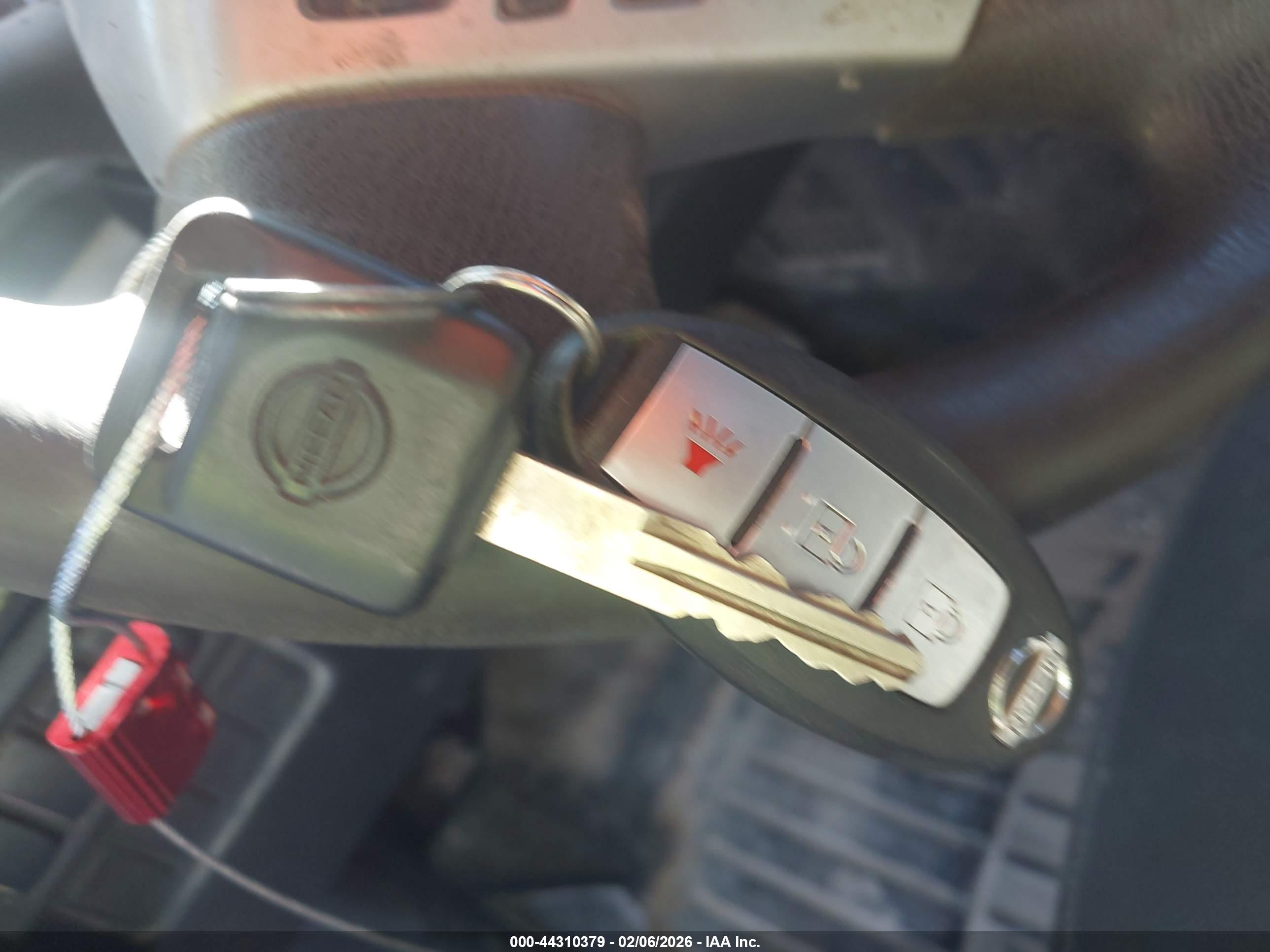 NISSAN TITAN image 11