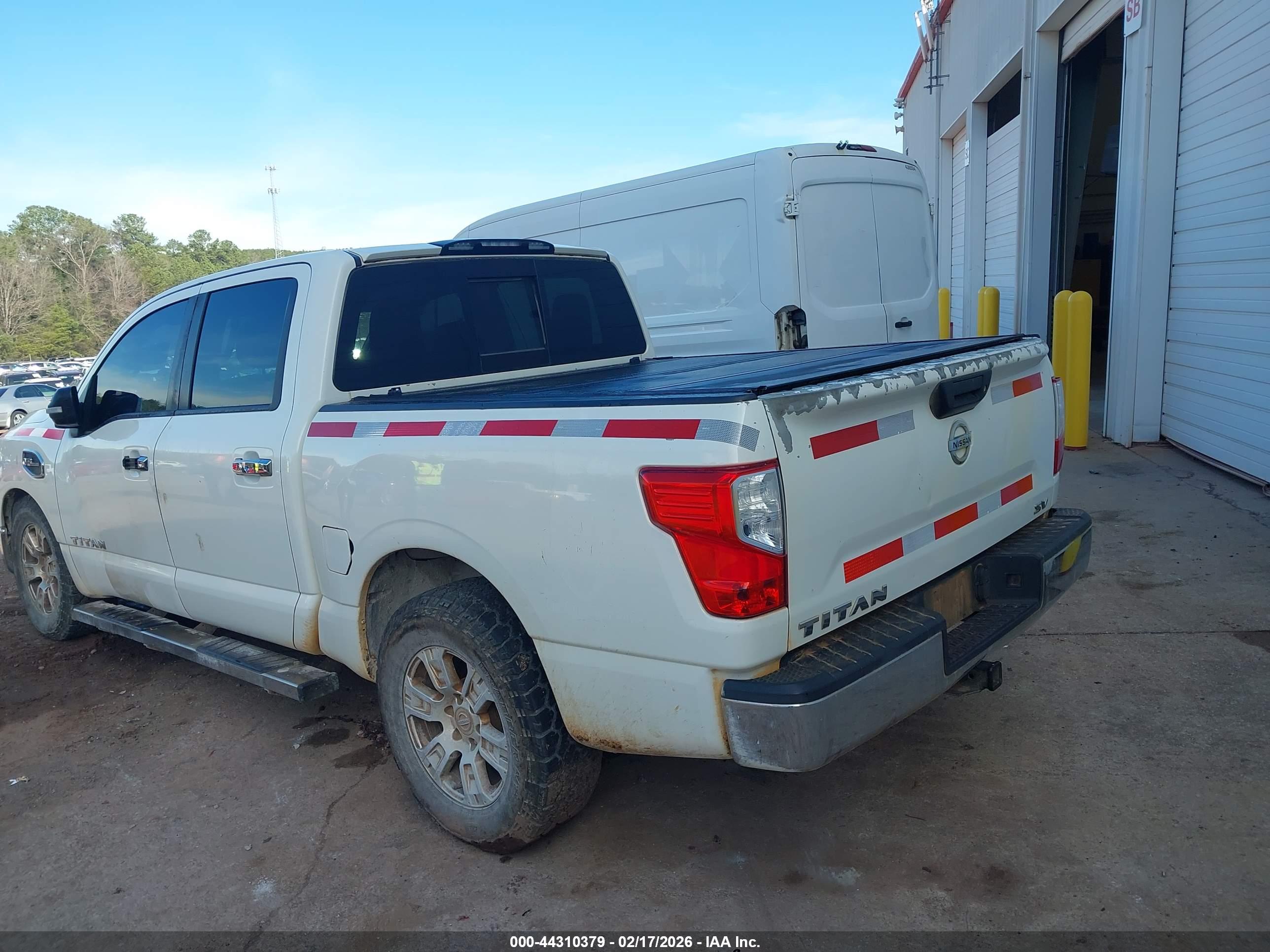 NISSAN TITAN image 6