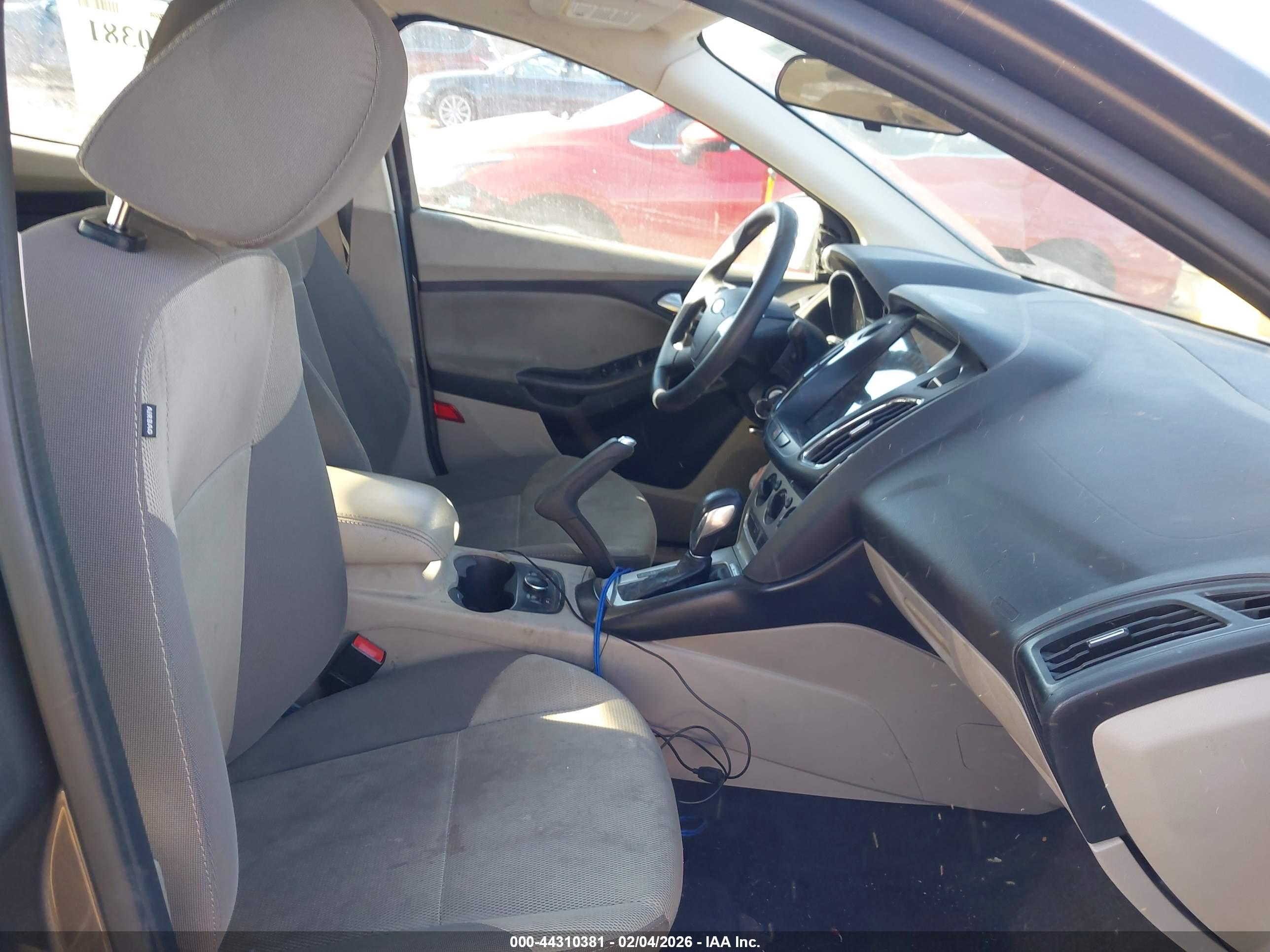 FORD FOCUS image 5
