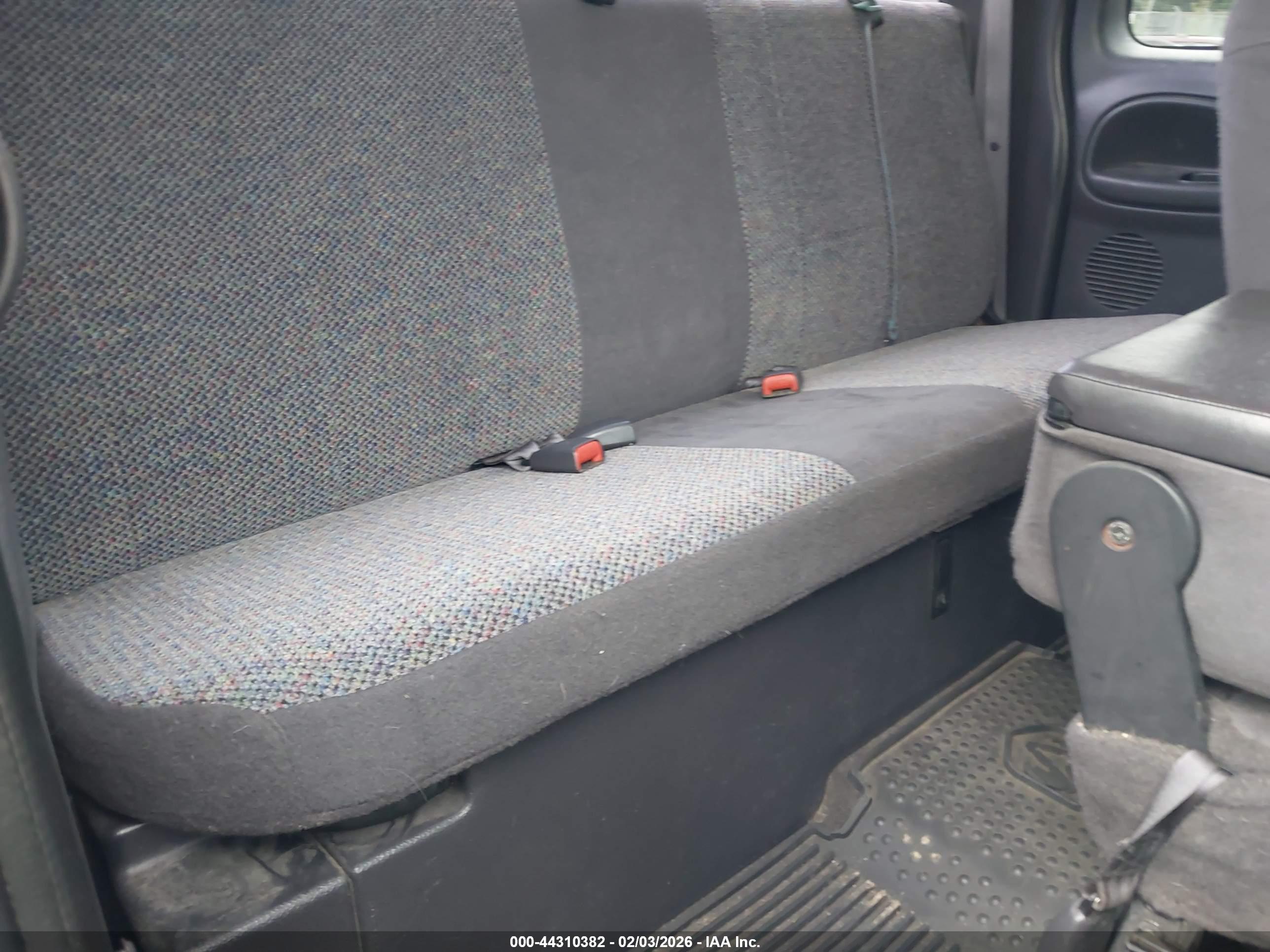 DODGE RAM image 8