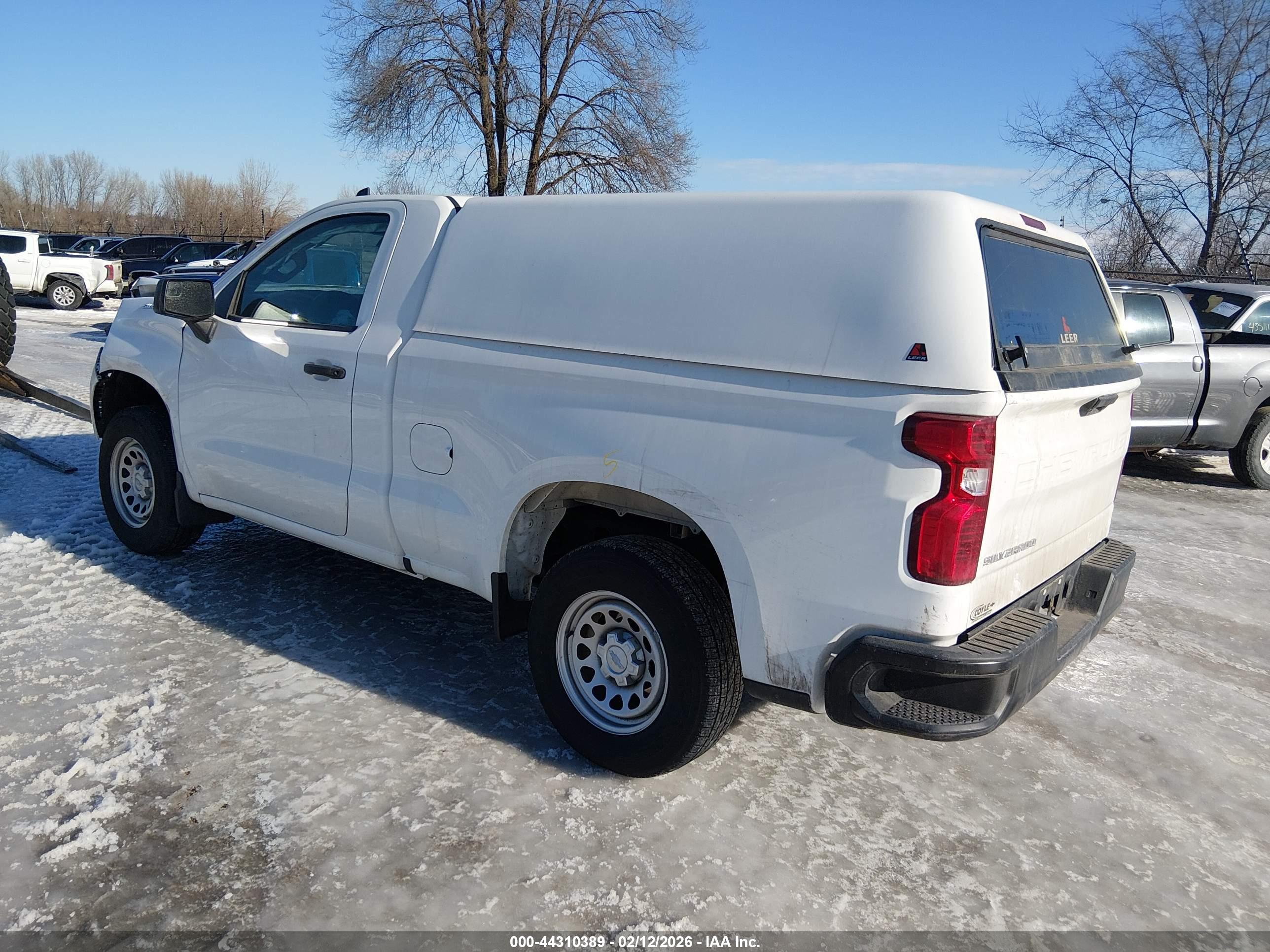 CHEVROLET SILVERADO image 3