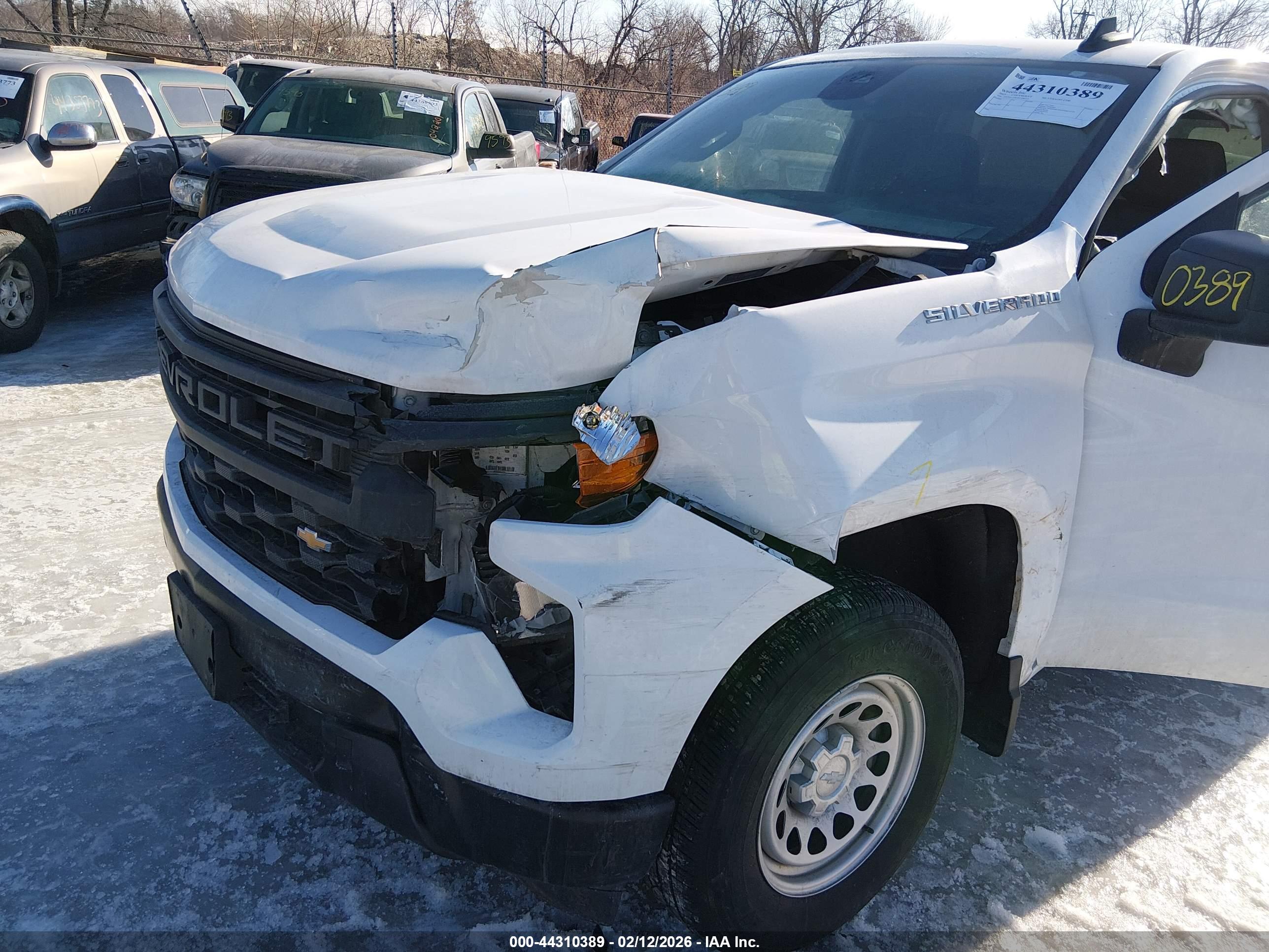 CHEVROLET SILVERADO image 6