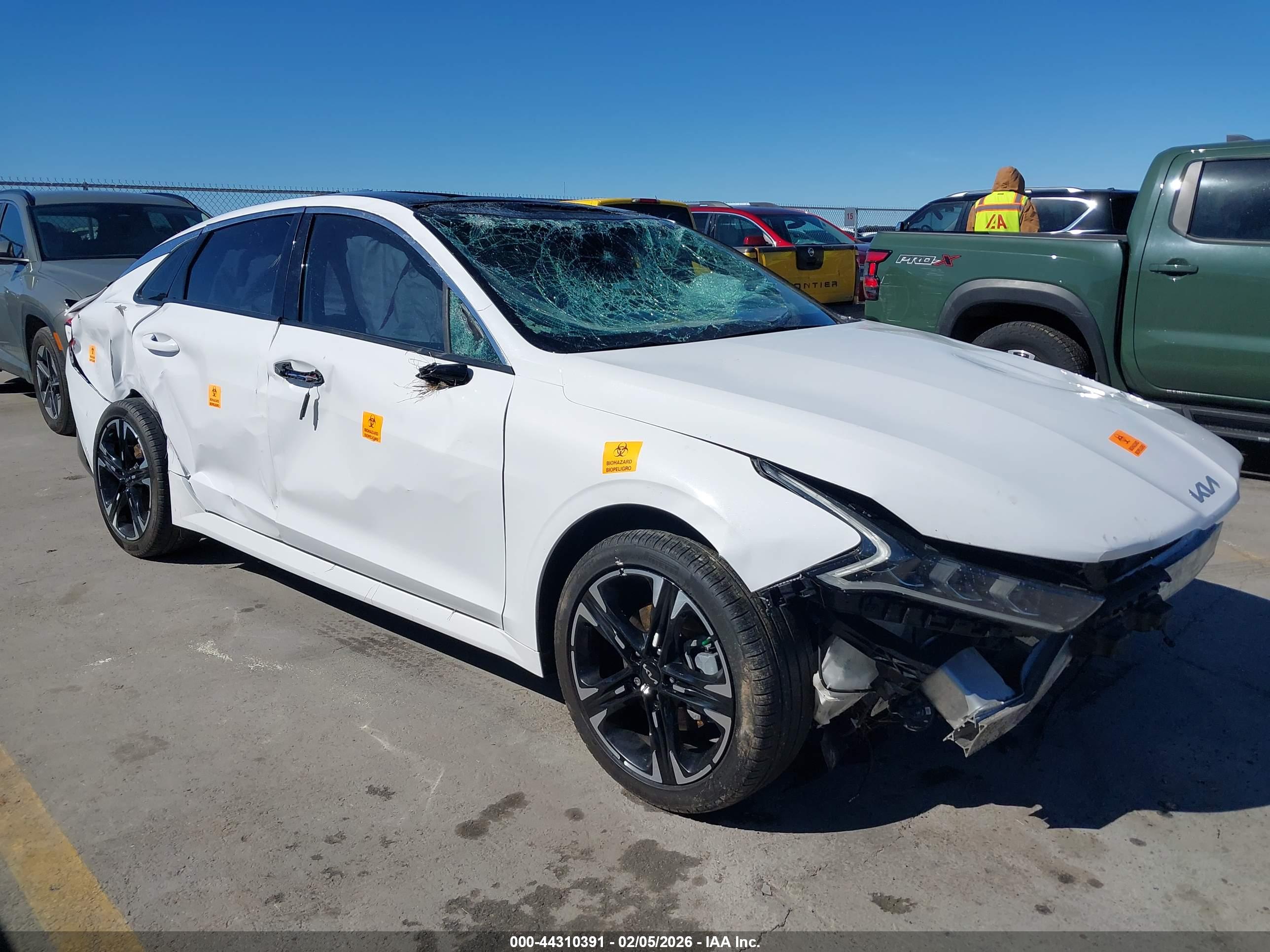 KIA K5 image 6