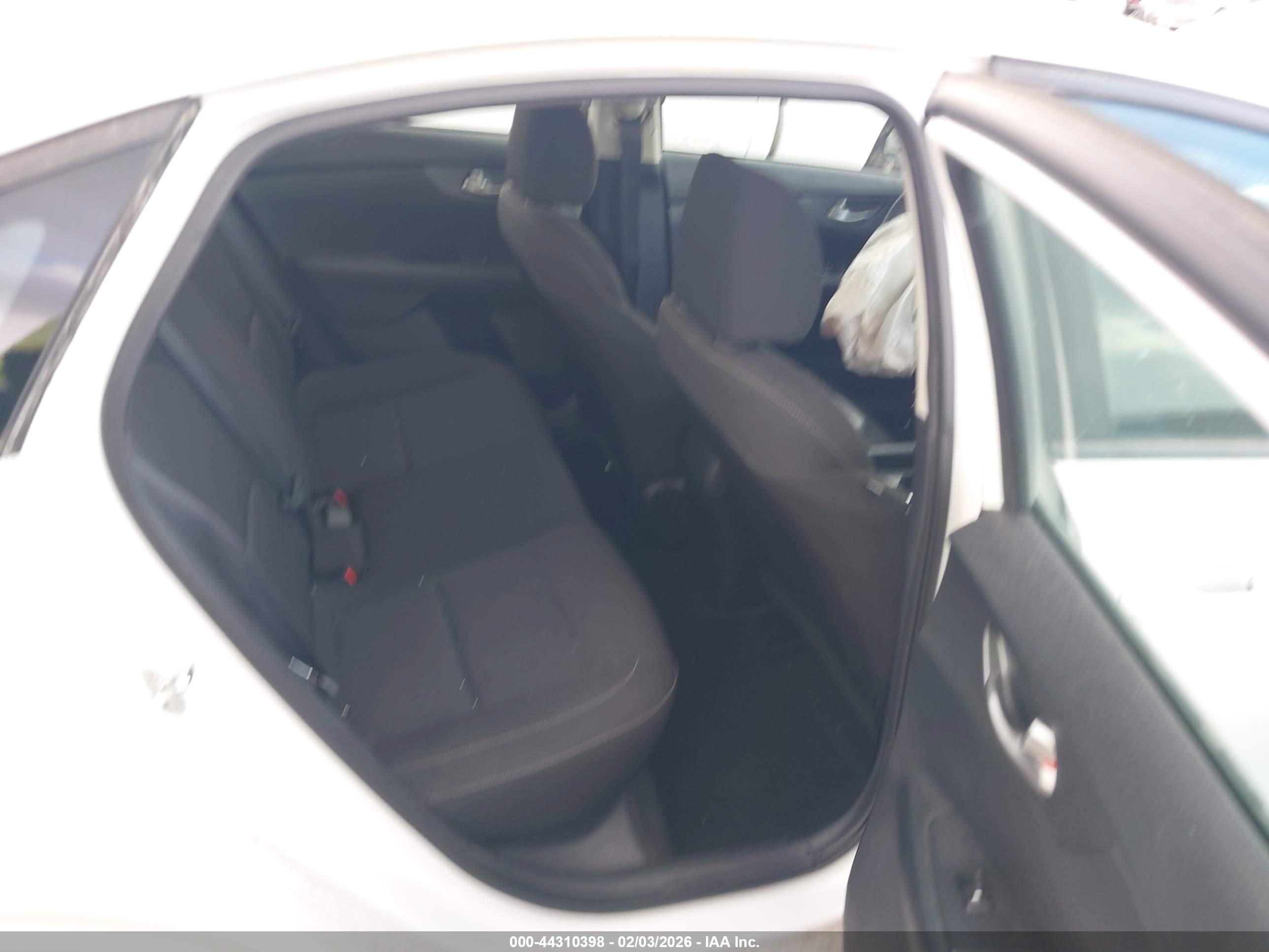 KIA FORTE image 8