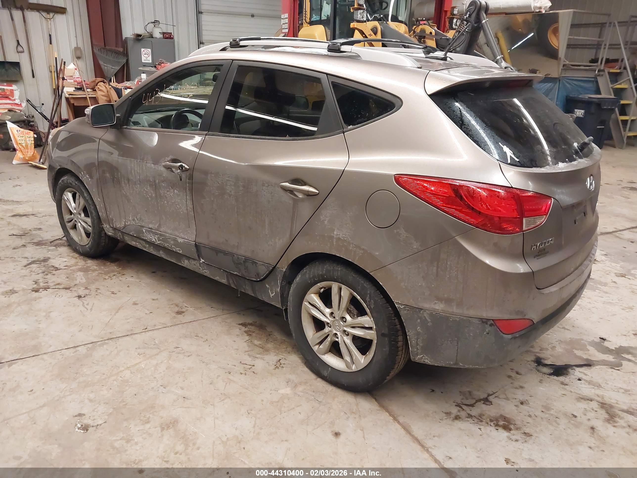 HYUNDAI TUCSON image 3