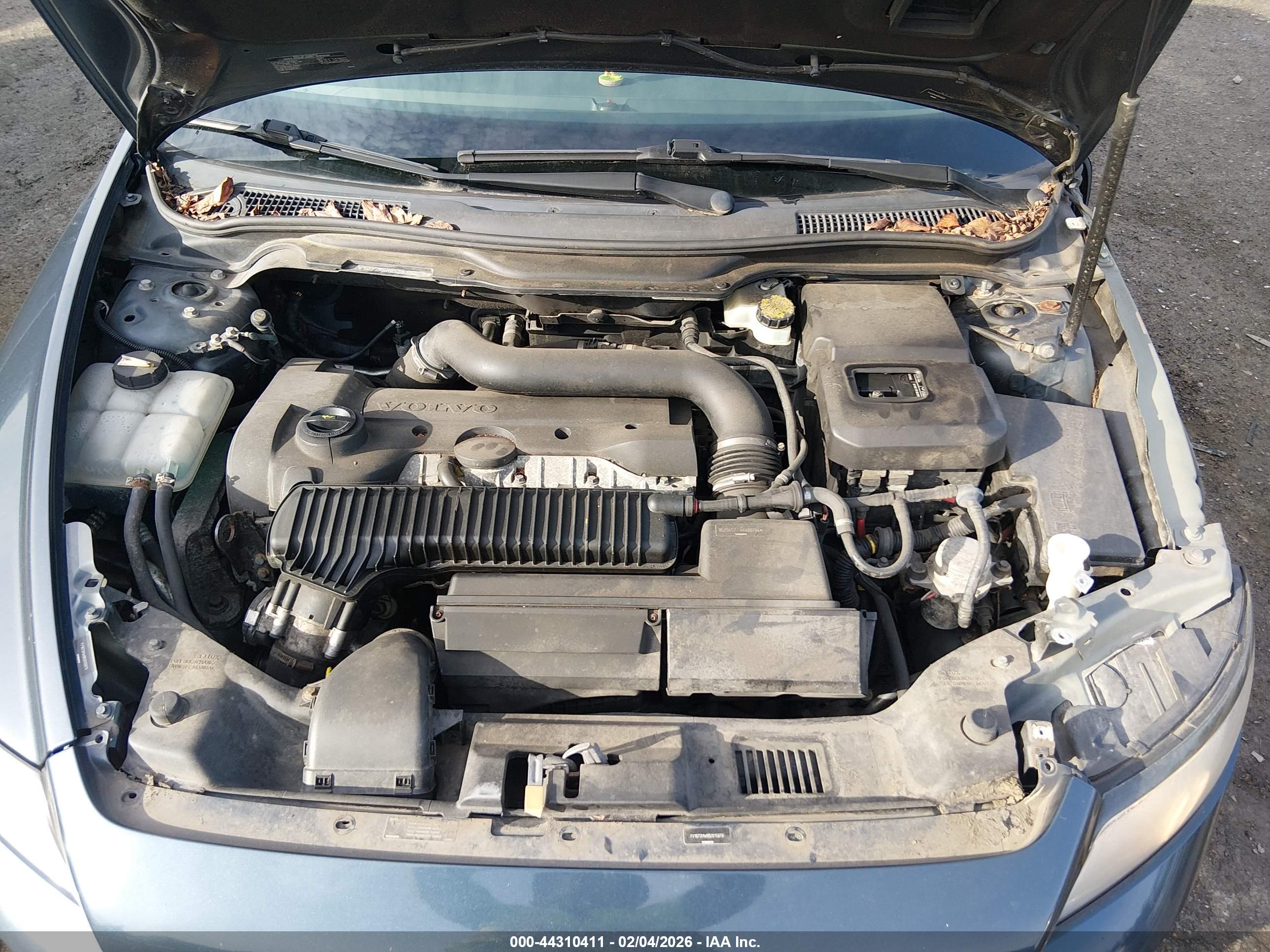 VOLVO V50 image 10