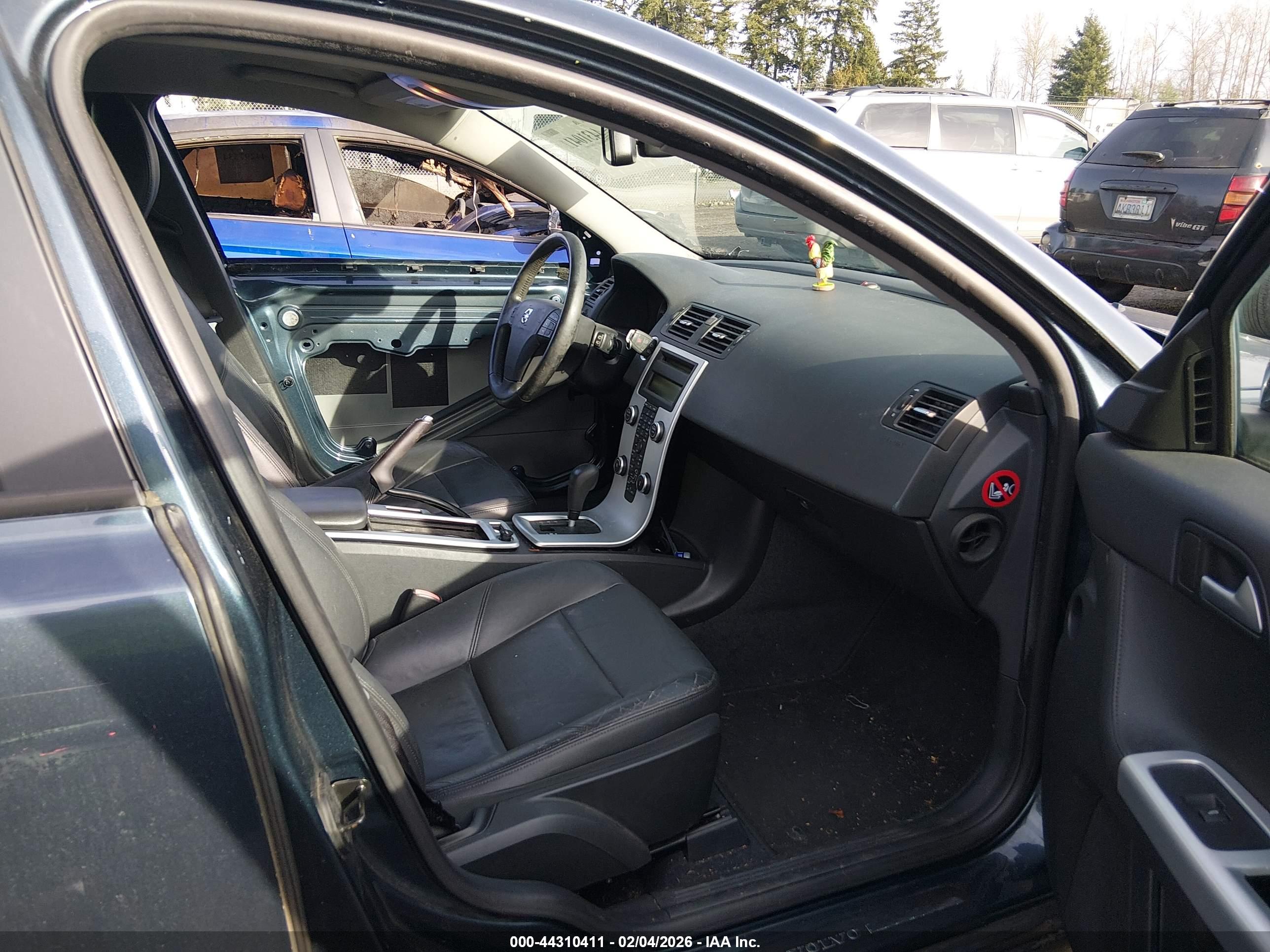 VOLVO V50 image 5