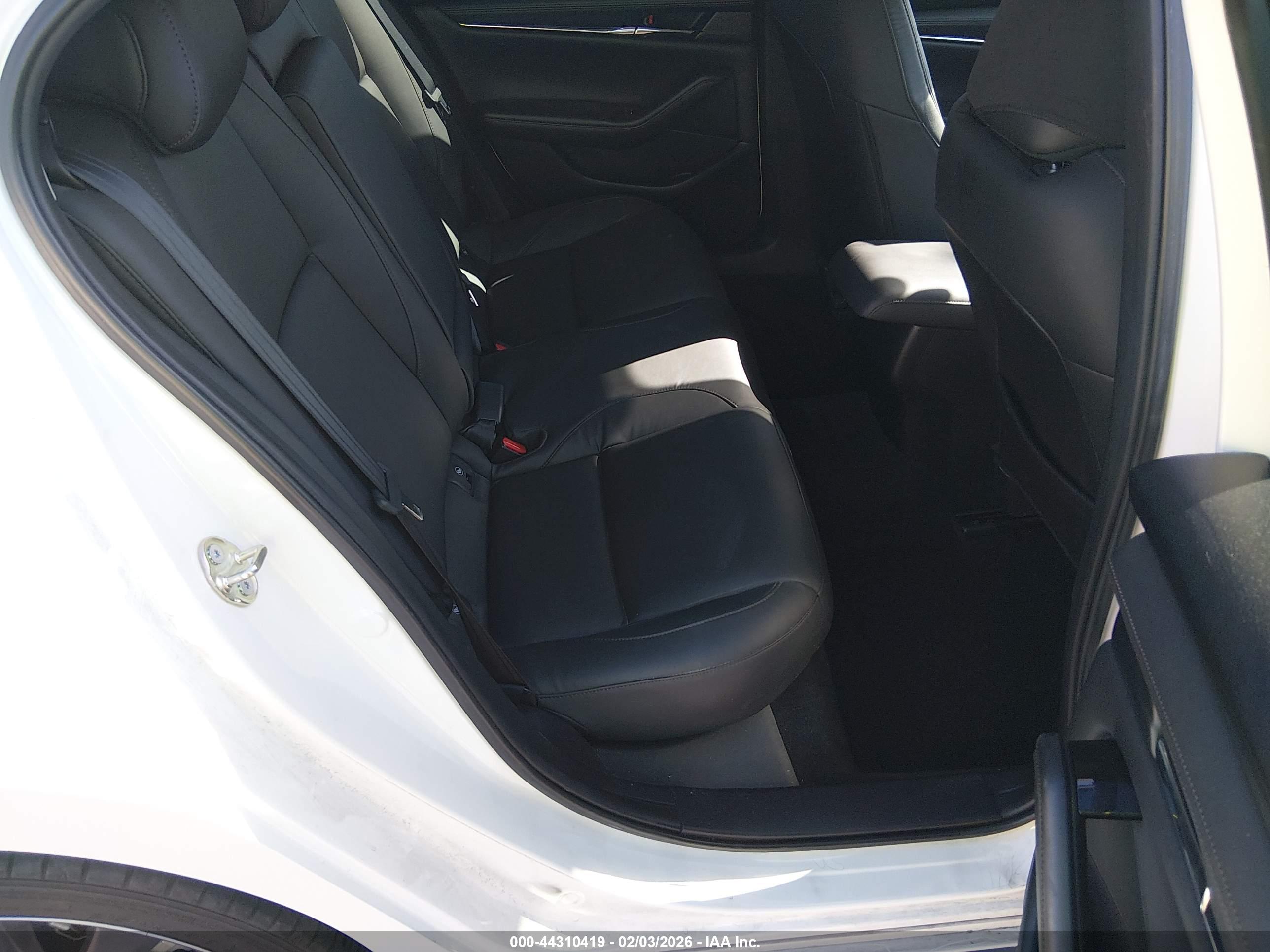 MAZDA MAZDA3 image 8