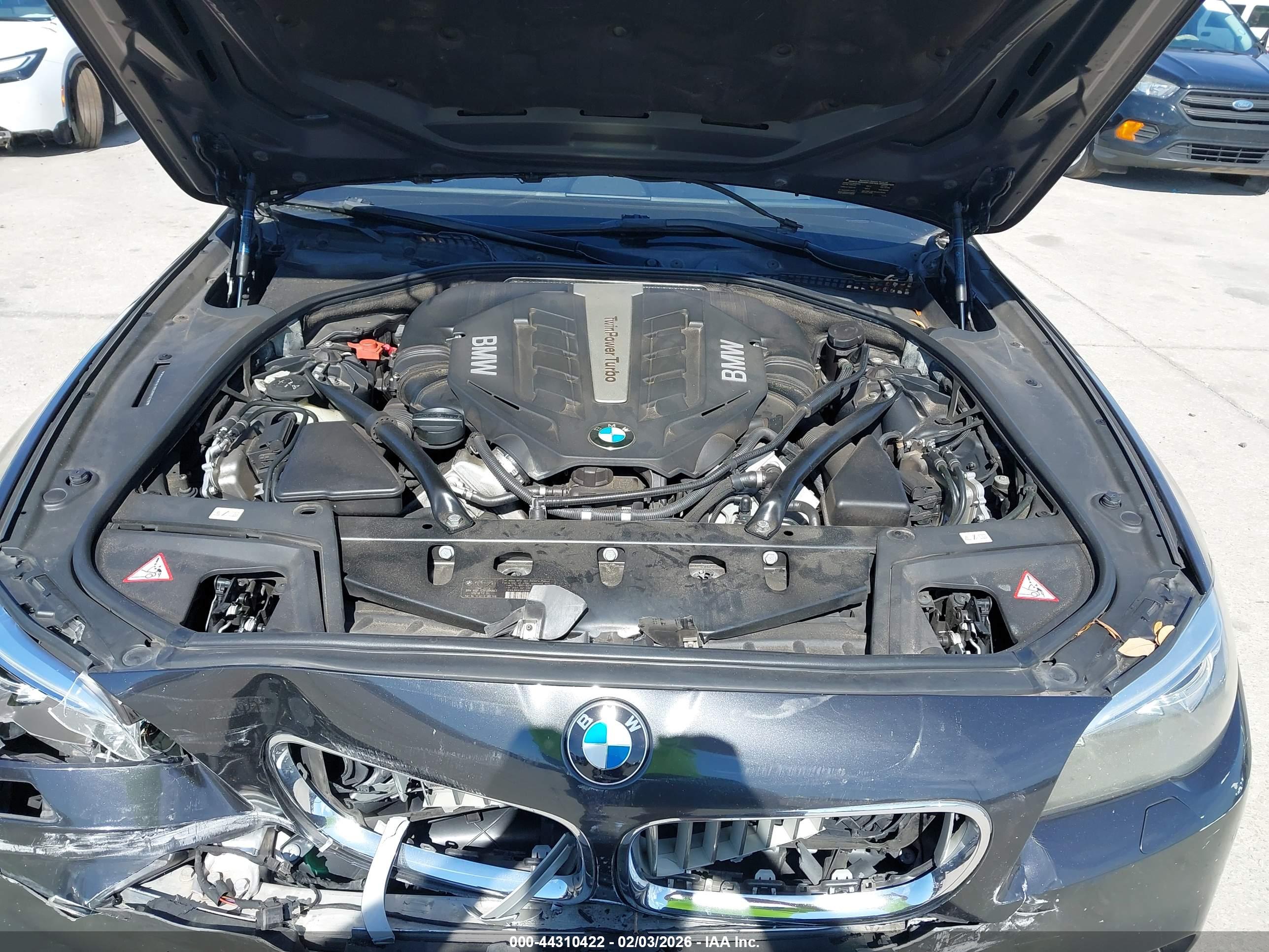 BMW 550I image 10