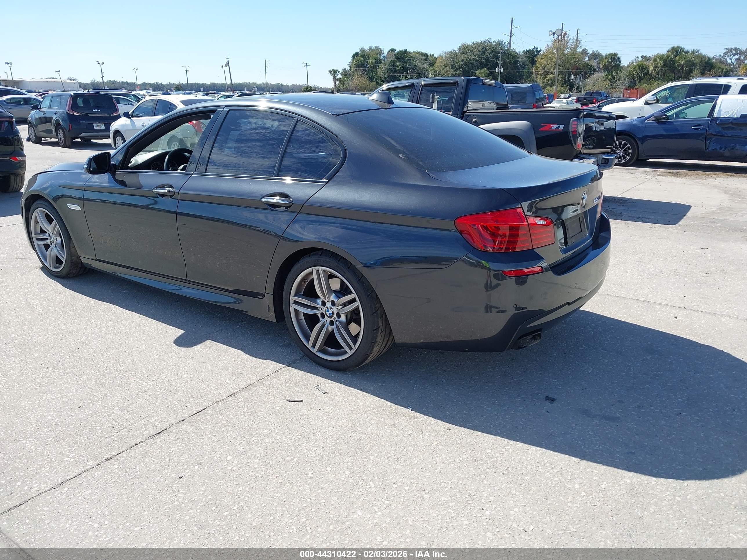 BMW 550I image 3