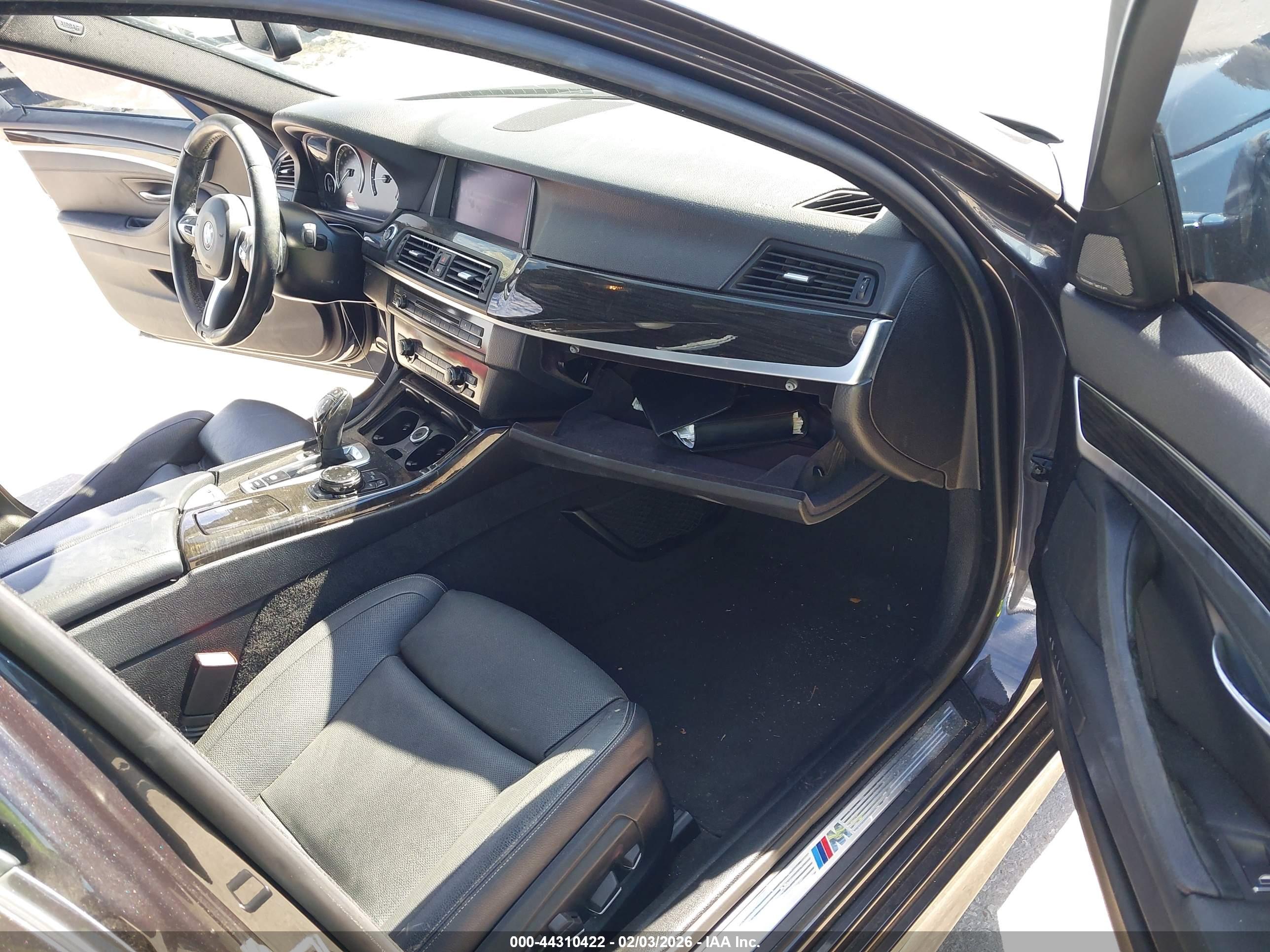 BMW 550I image 5