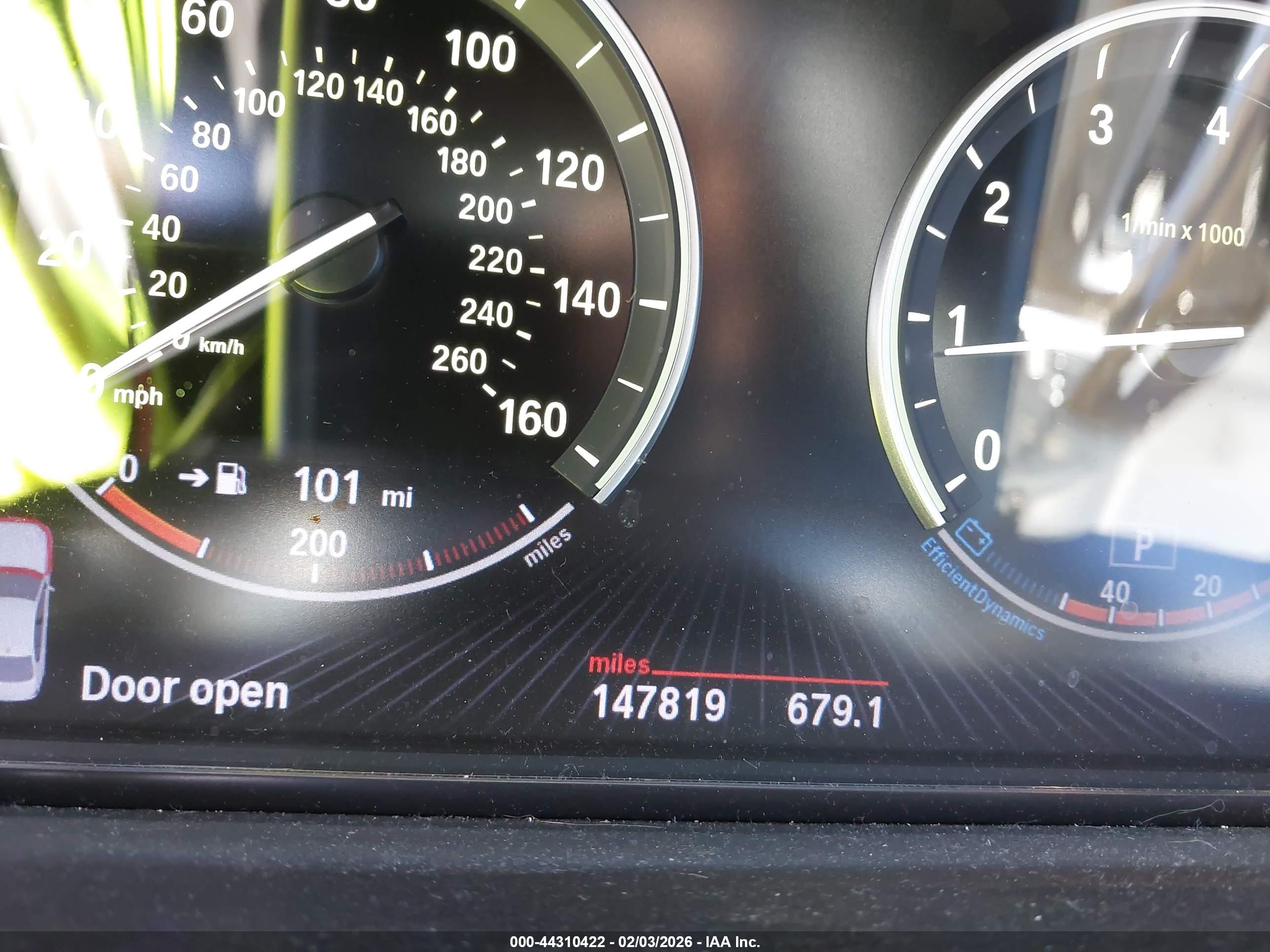 BMW 550I image 7