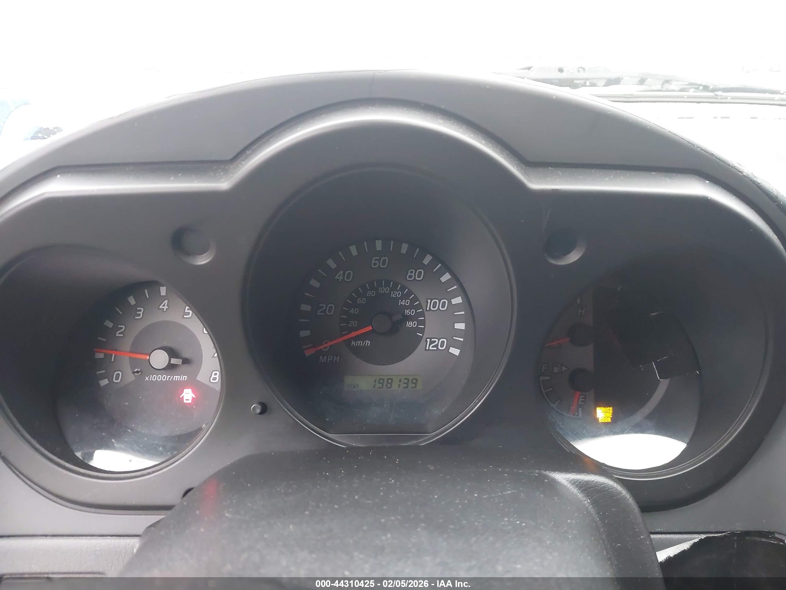 NISSAN FRONTIER image 7