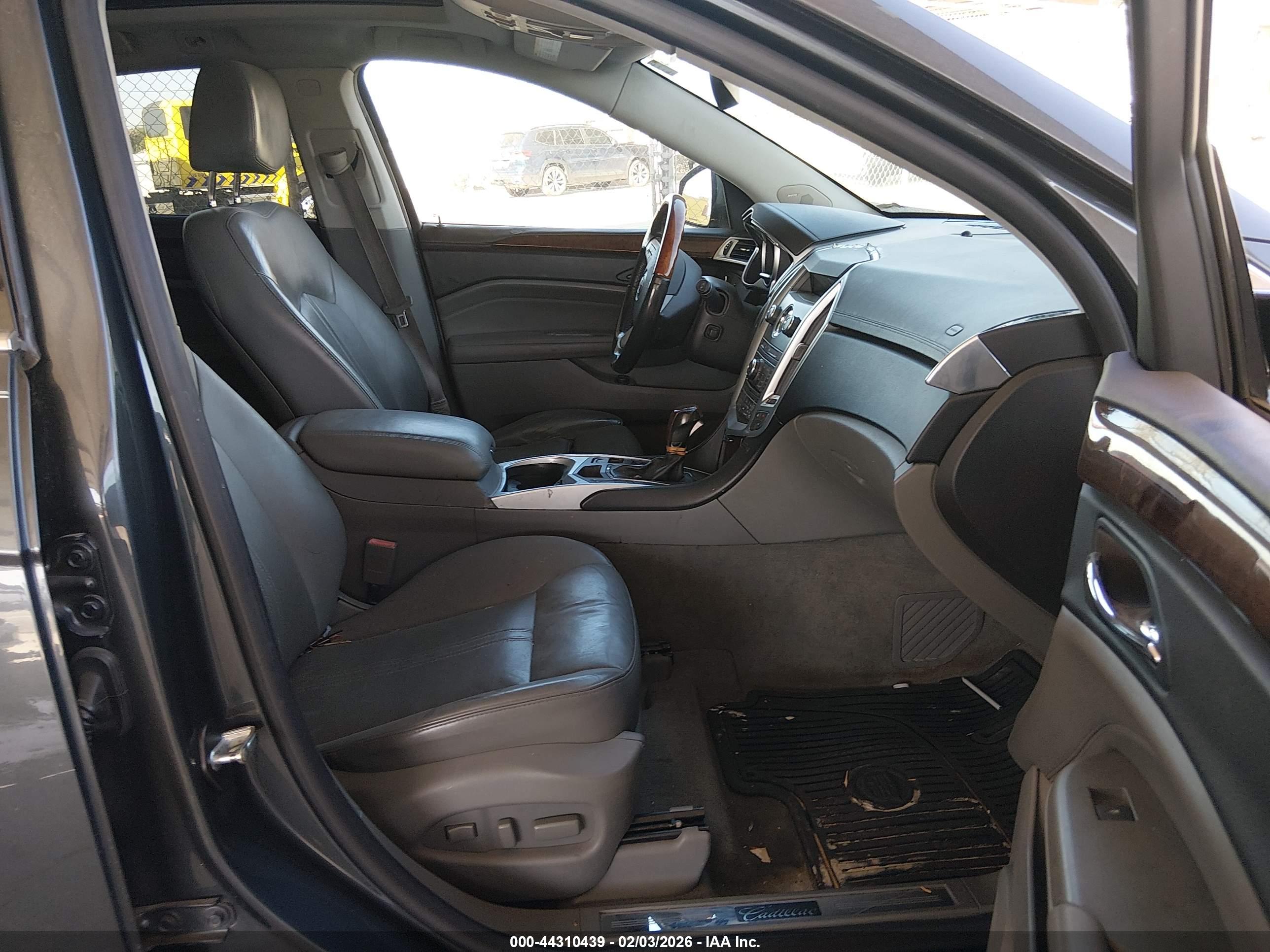 CADILLAC SRX image 5