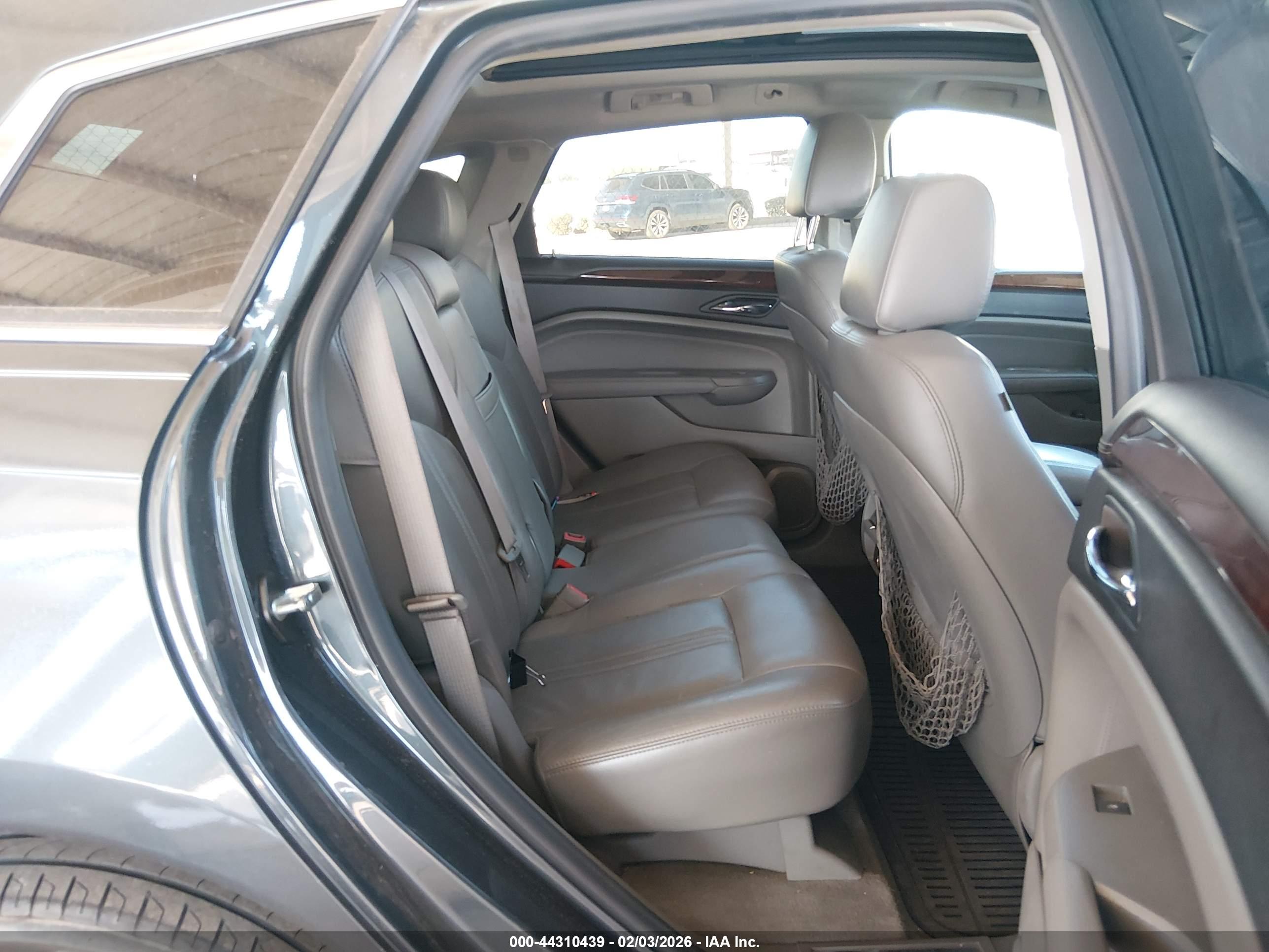 CADILLAC SRX image 8