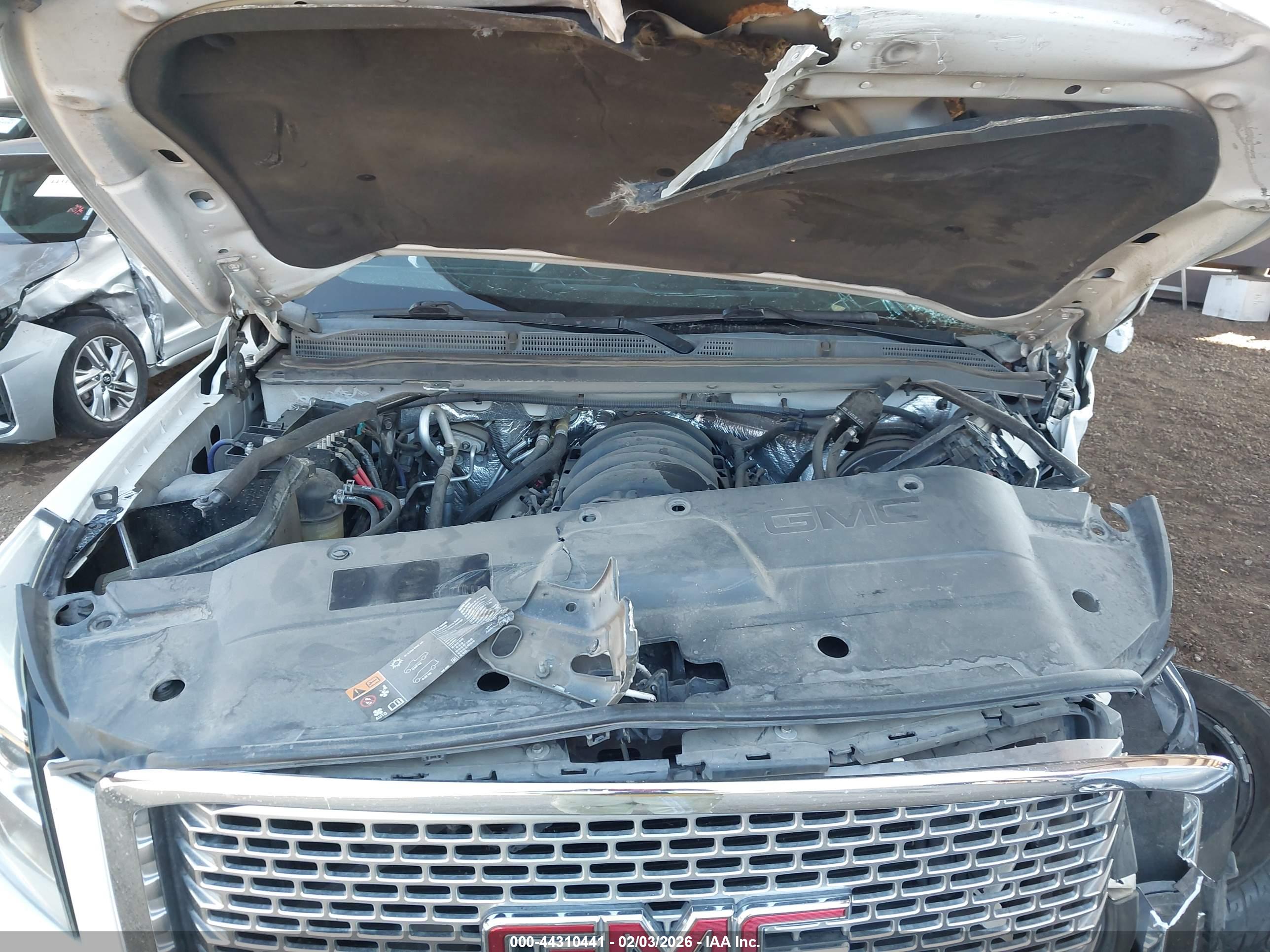 GMC YUKON image 10