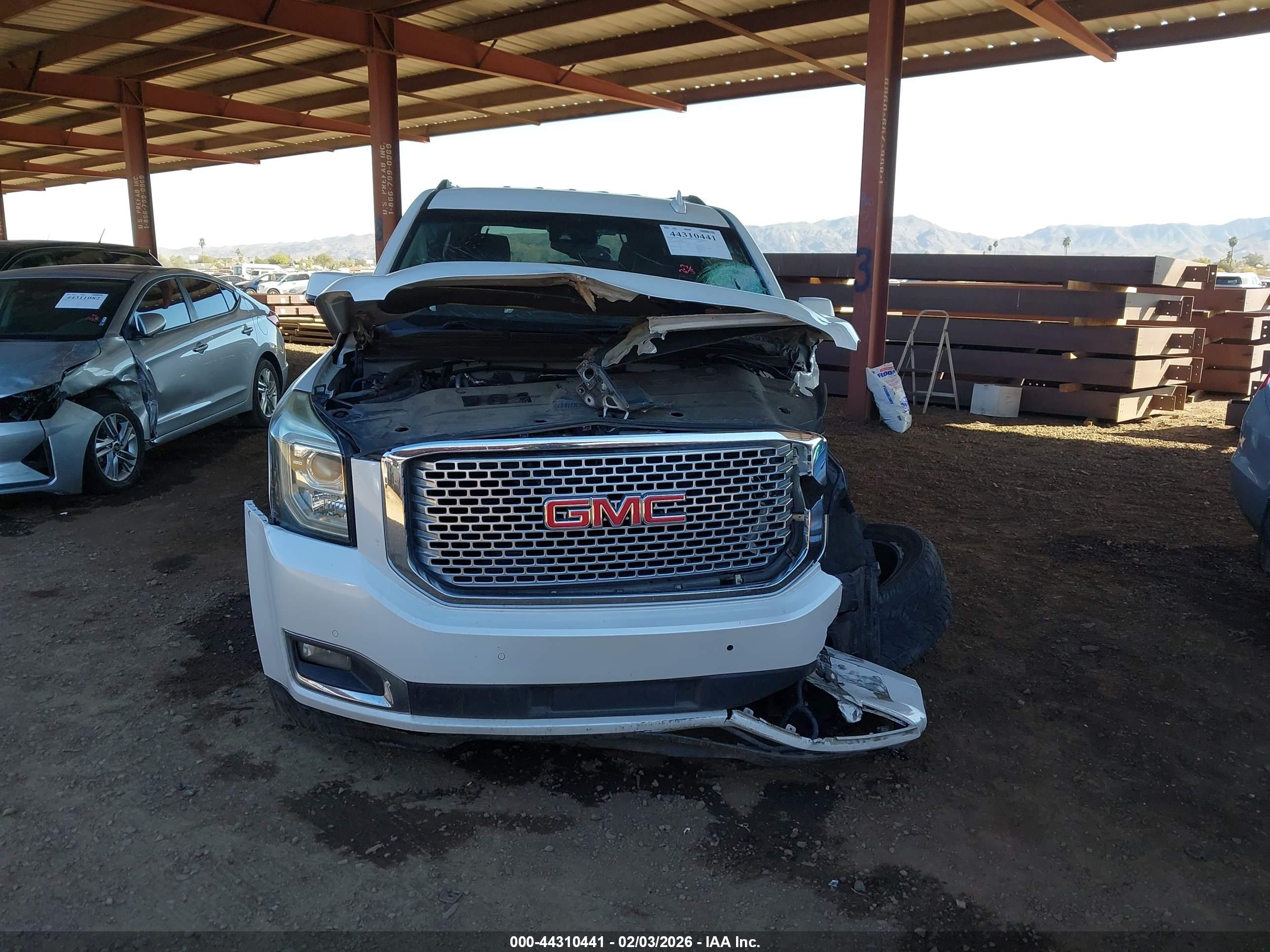 GMC YUKON image 6