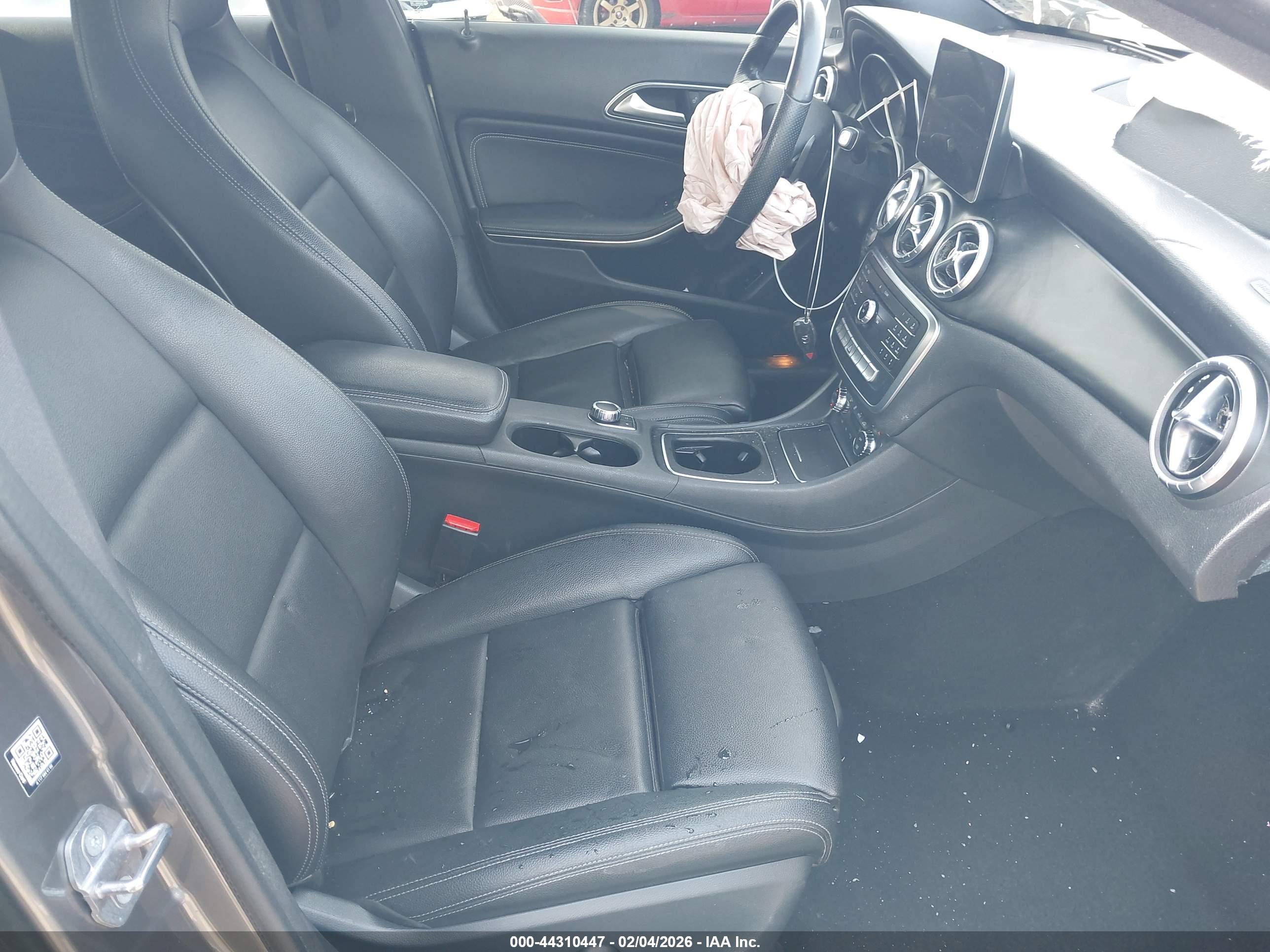 MERCEDES-BENZ CLA image 5