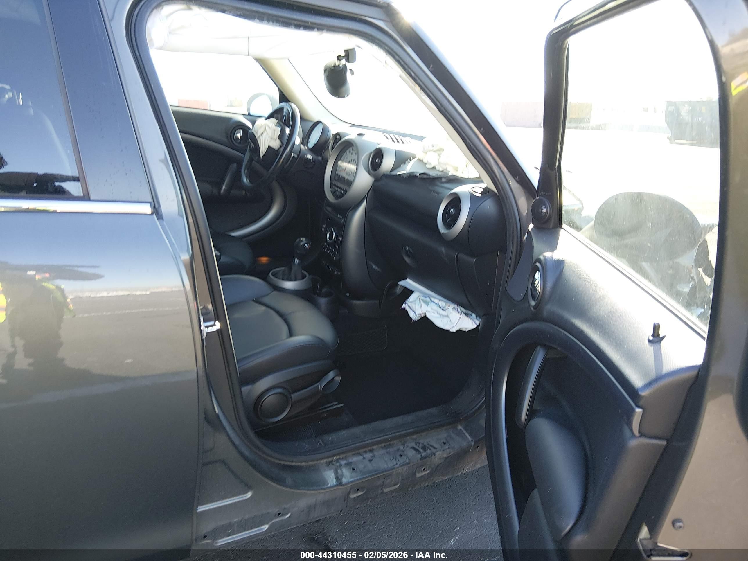 MINI COOPER image 5