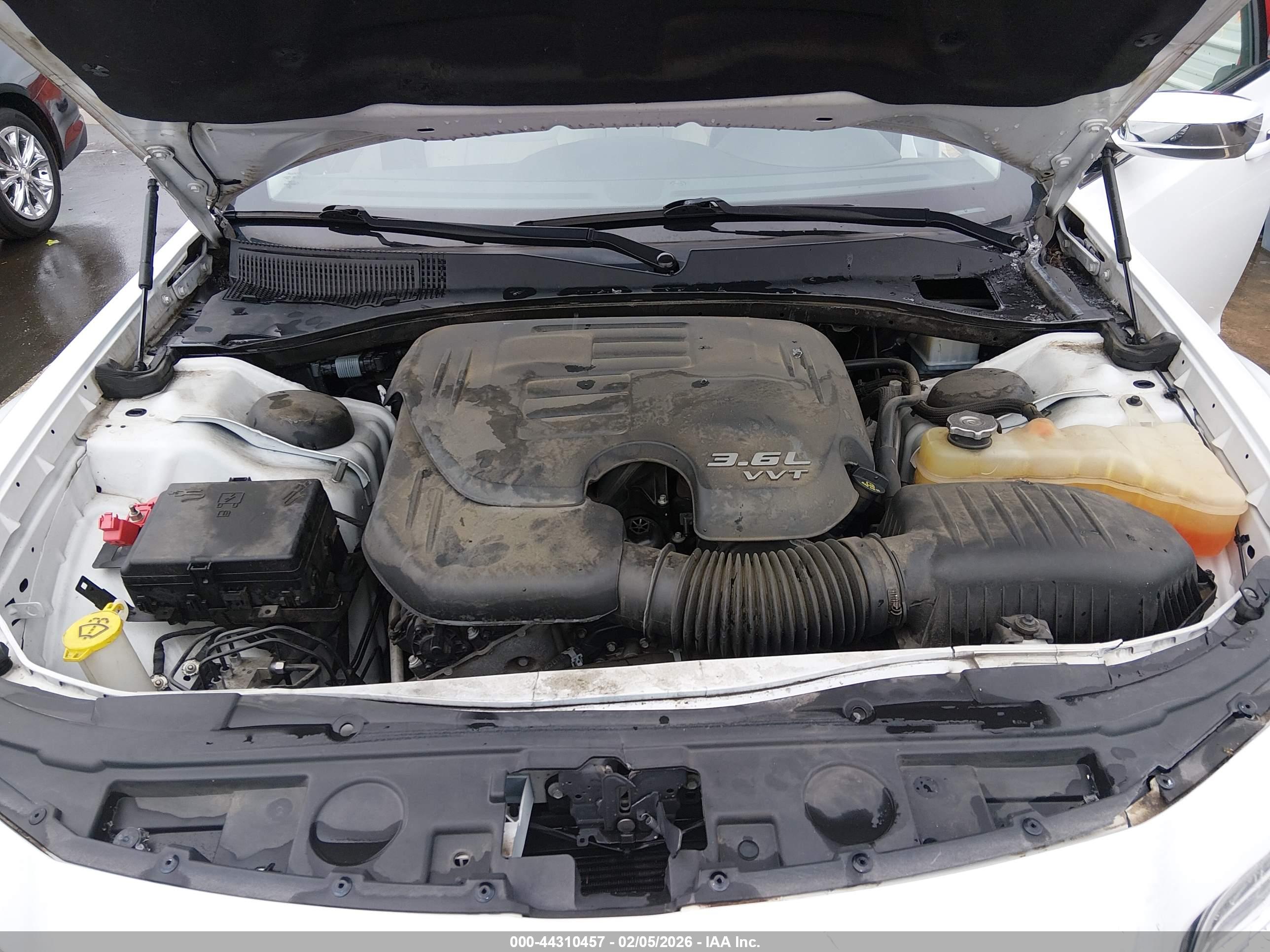 CHRYSLER 300 image 10
