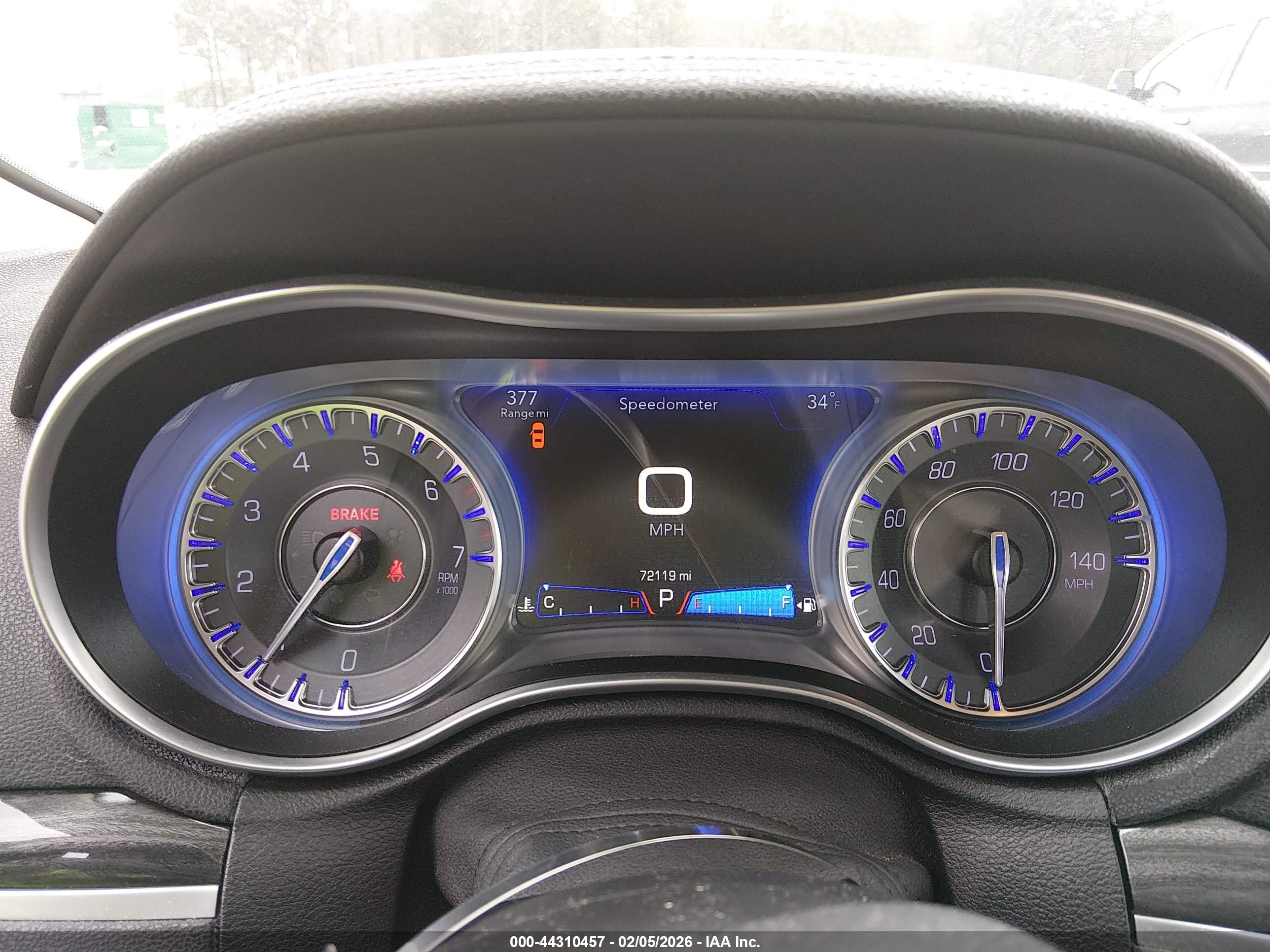 CHRYSLER 300 image 7