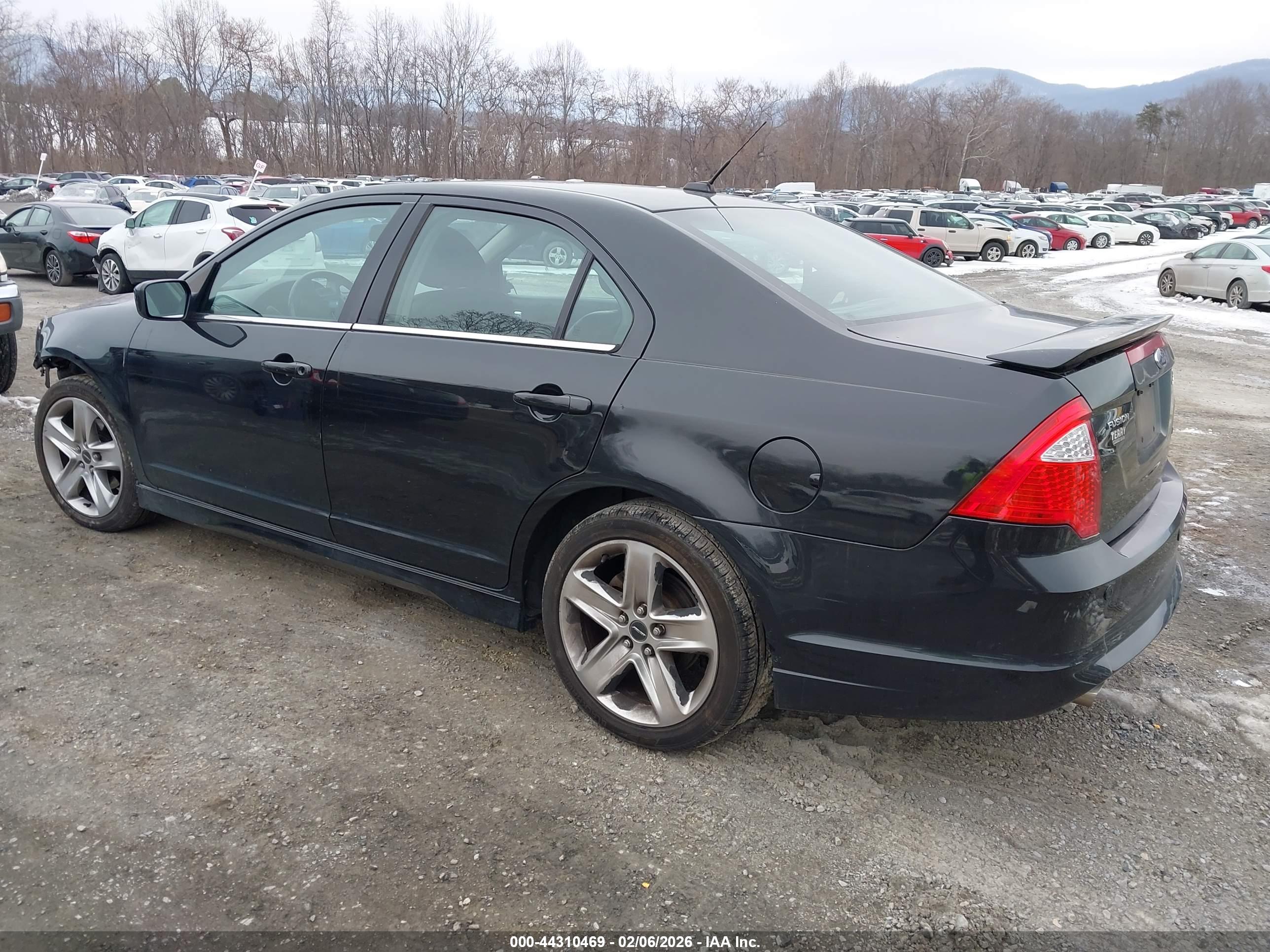 FORD FUSION image 3
