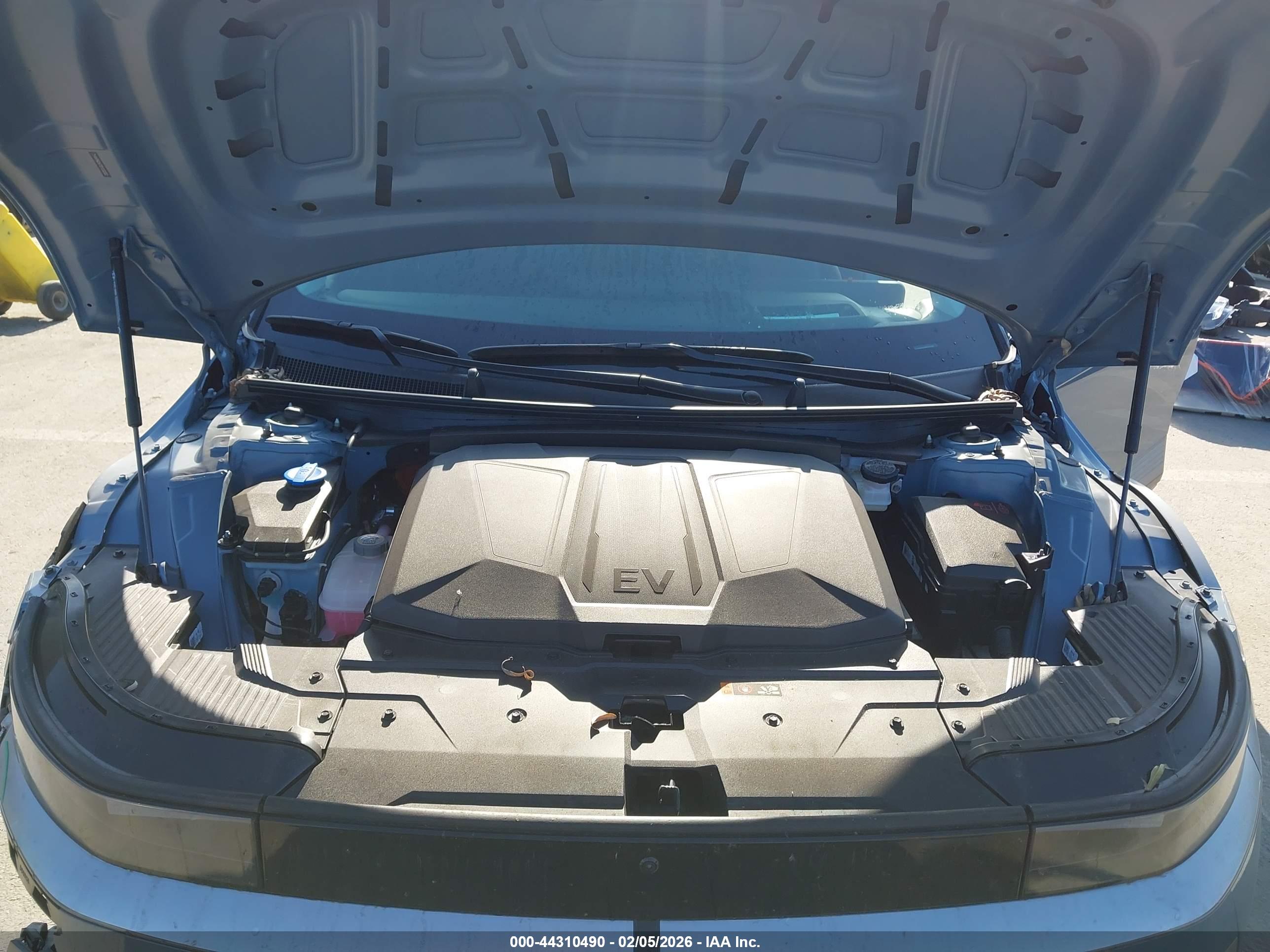 HYUNDAI IONIQ image 10