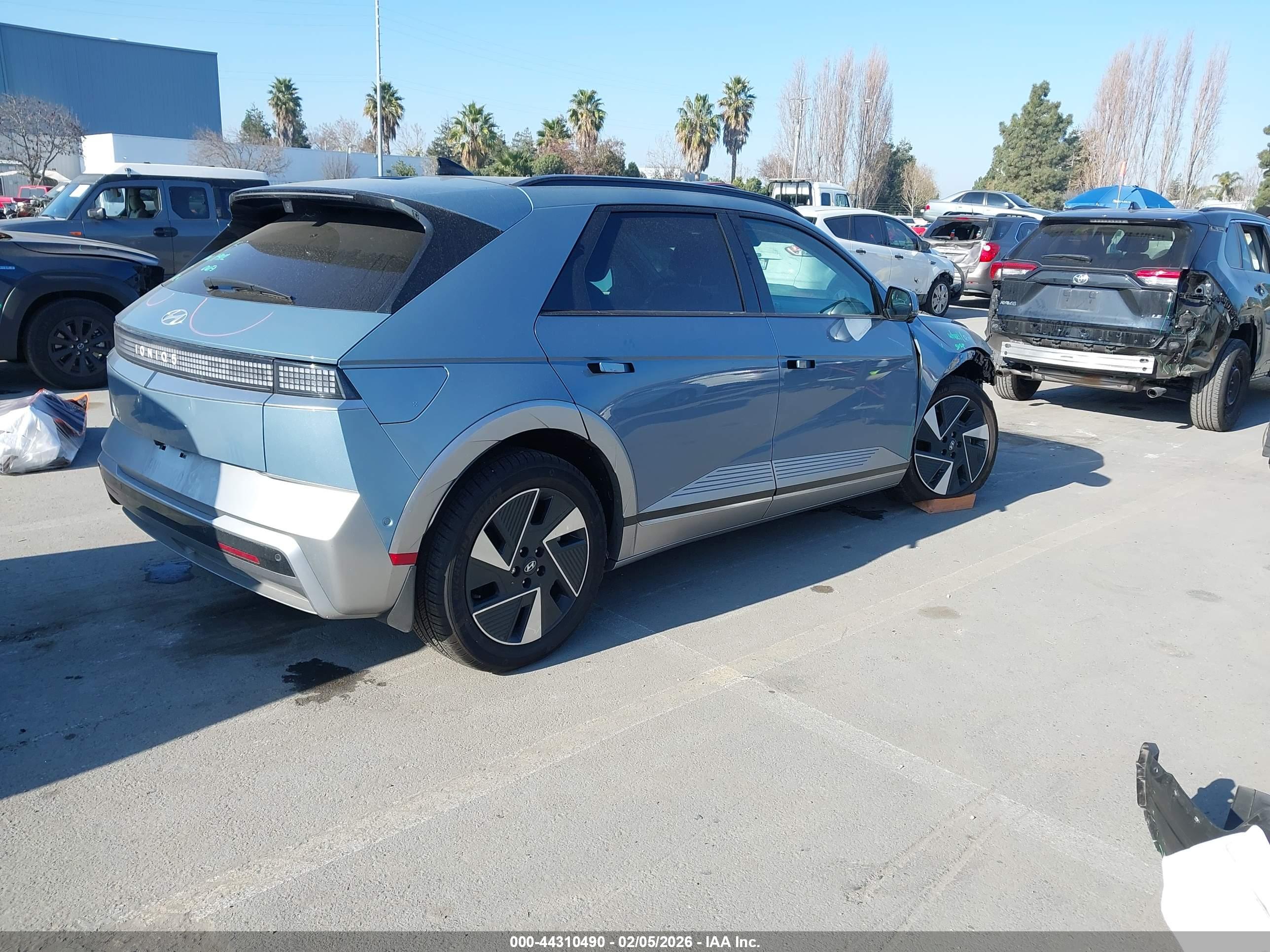 HYUNDAI IONIQ image 4