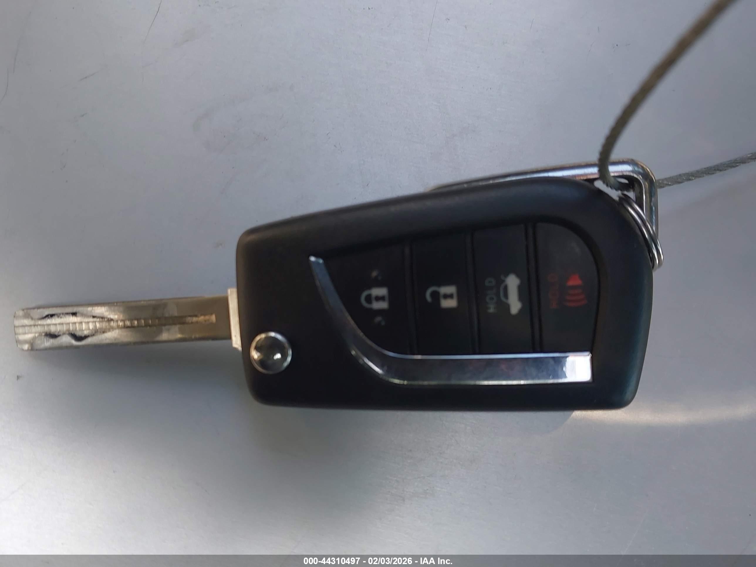 TOYOTA CAMRY image 11