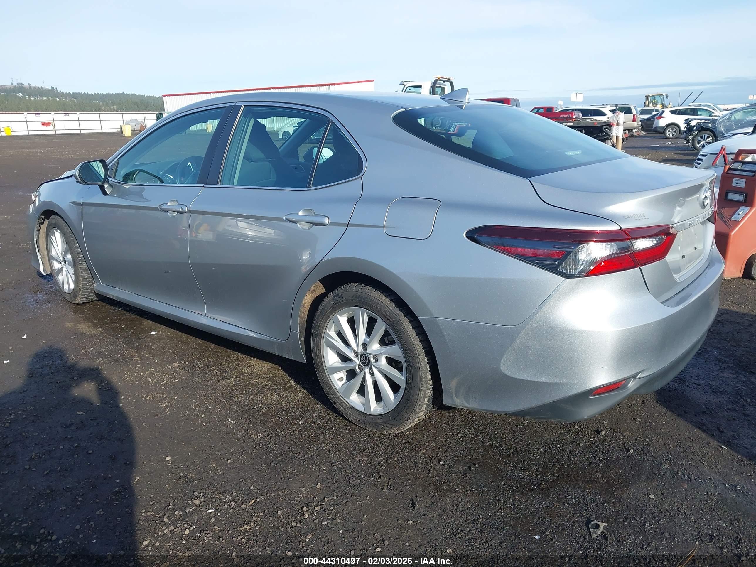 TOYOTA CAMRY image 3