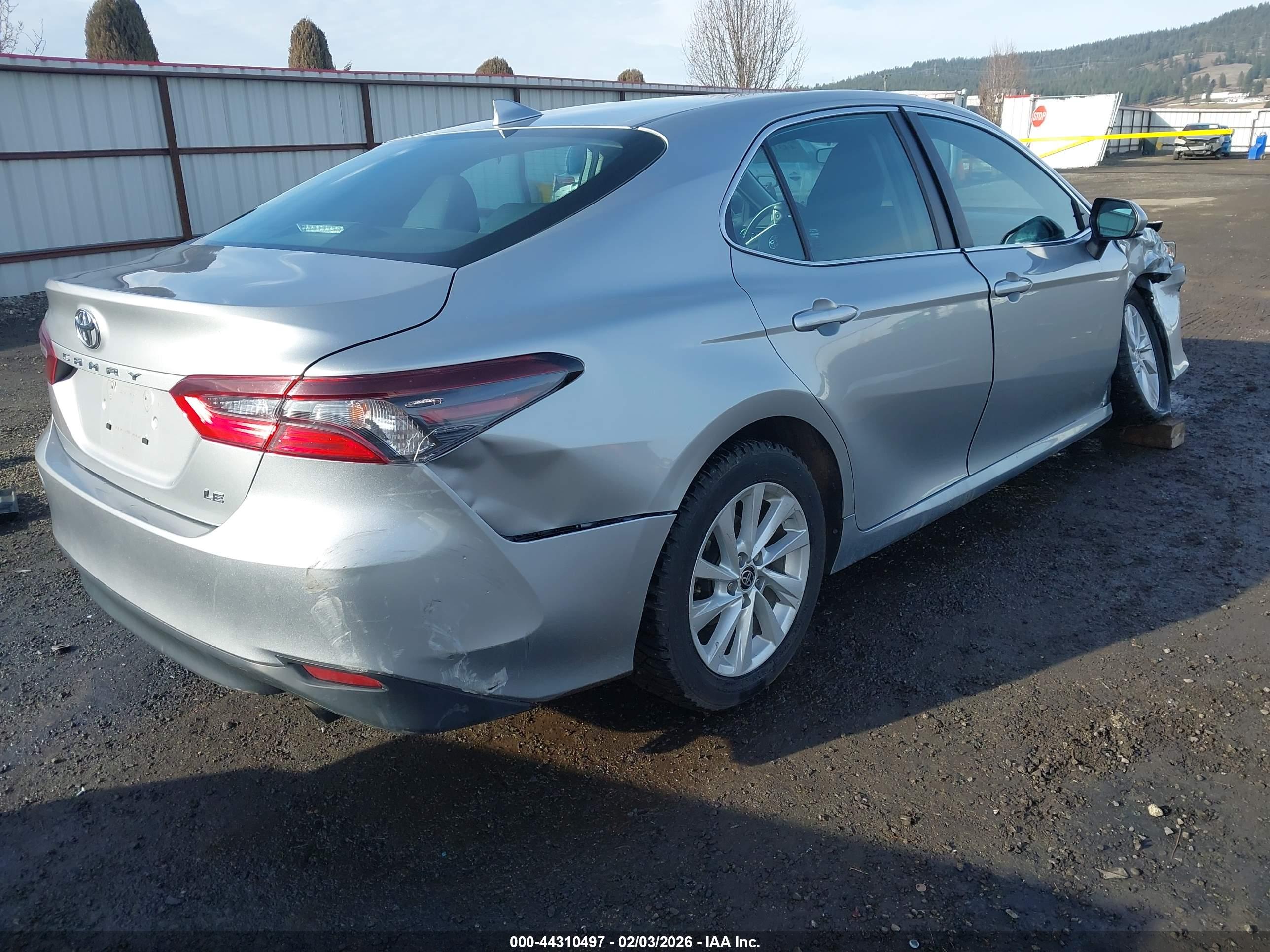 TOYOTA CAMRY image 4