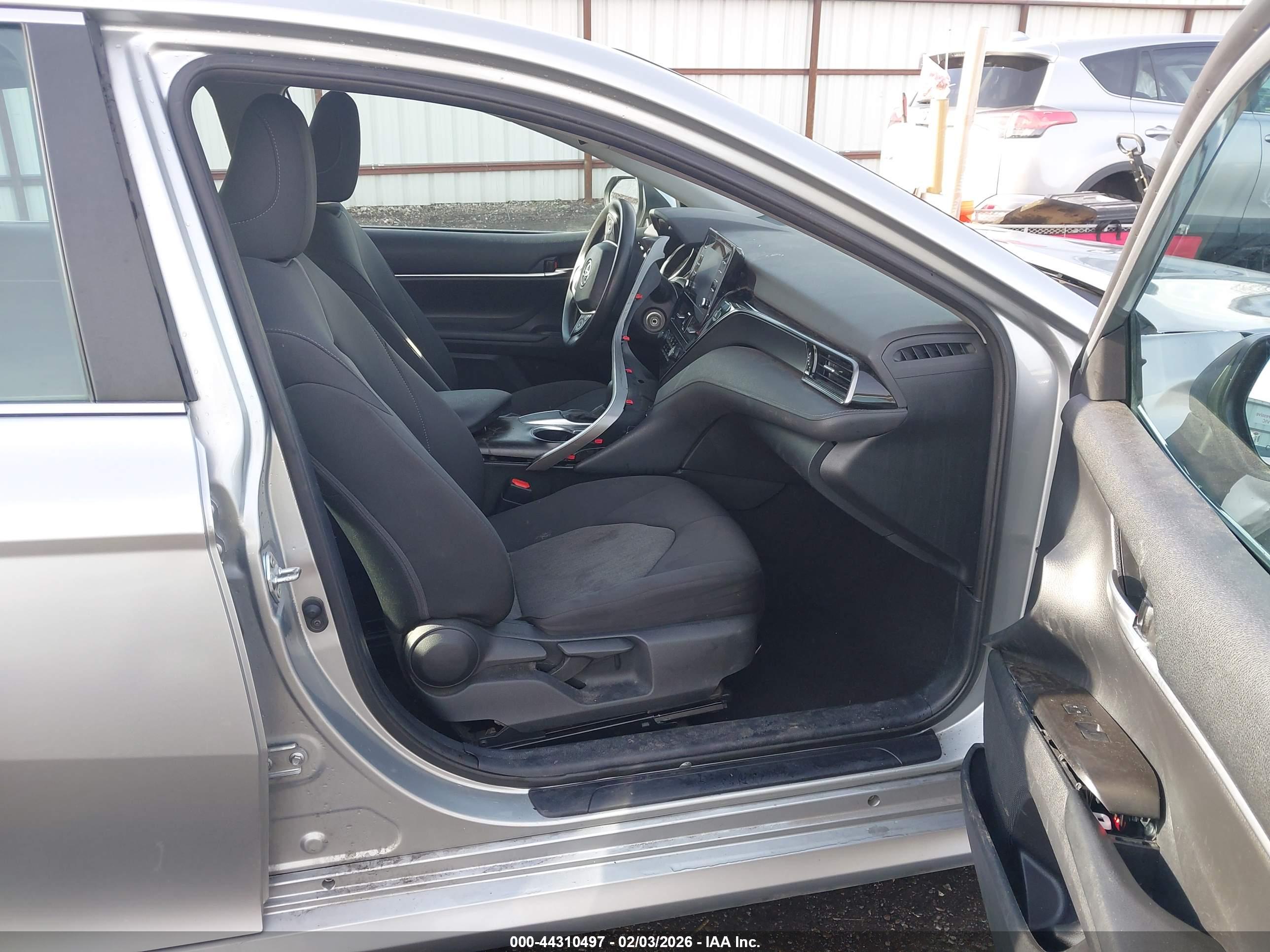 TOYOTA CAMRY image 5
