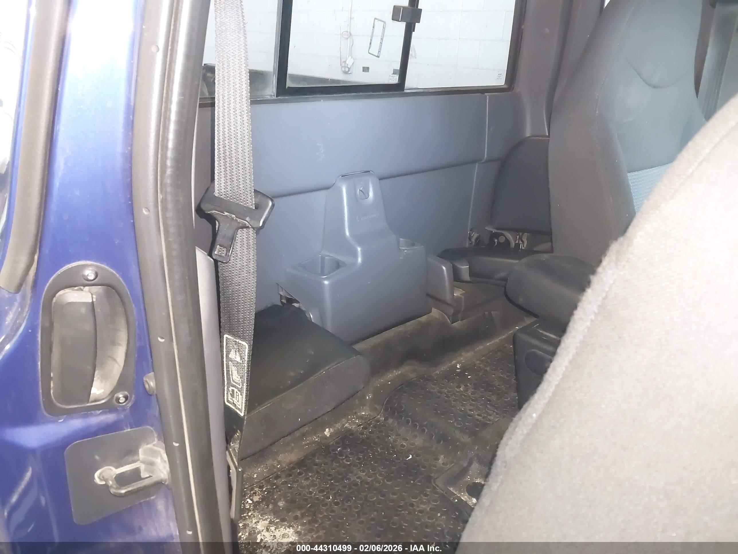 FORD RANGER image 8