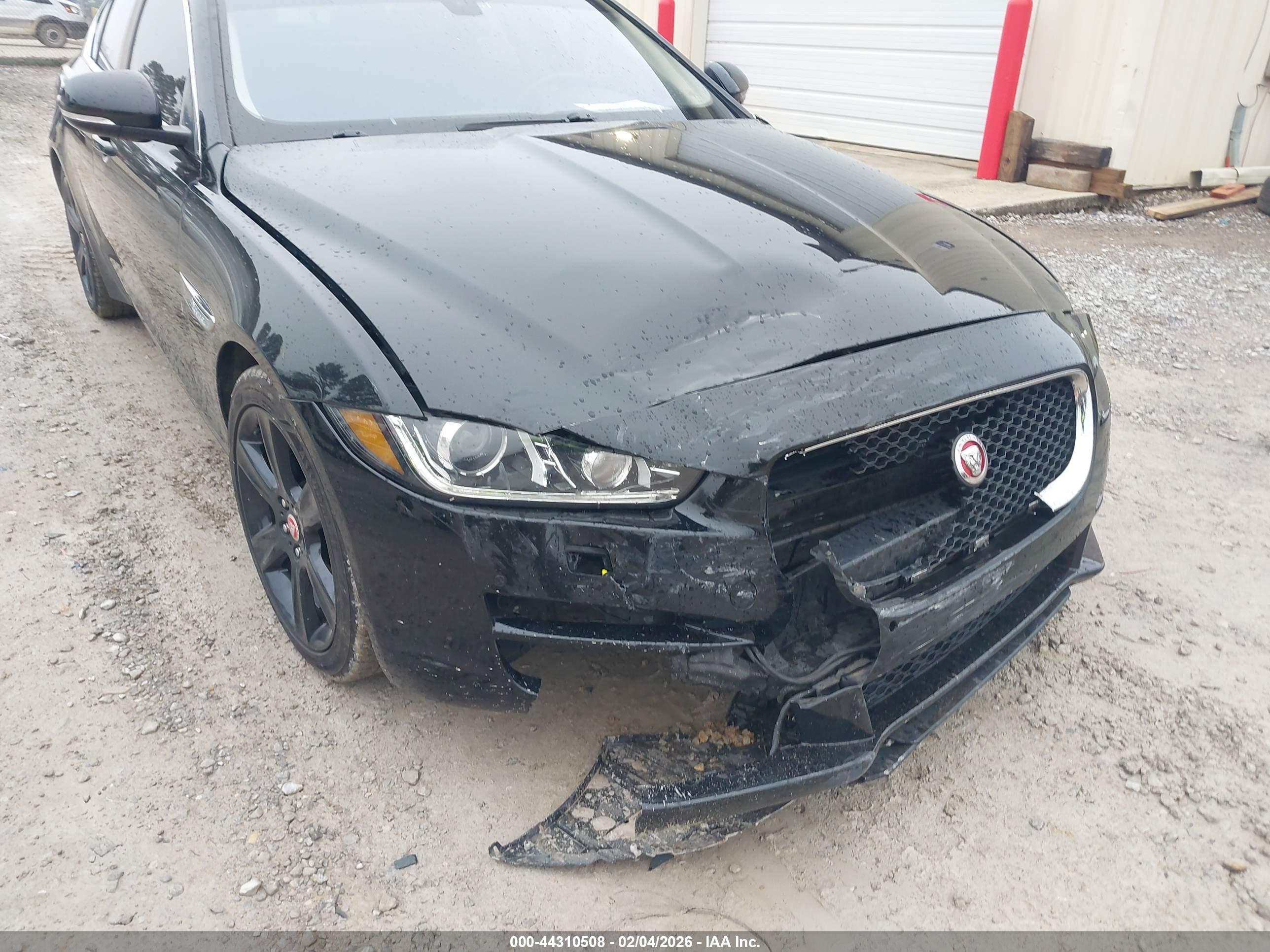 JAGUAR XE image 6