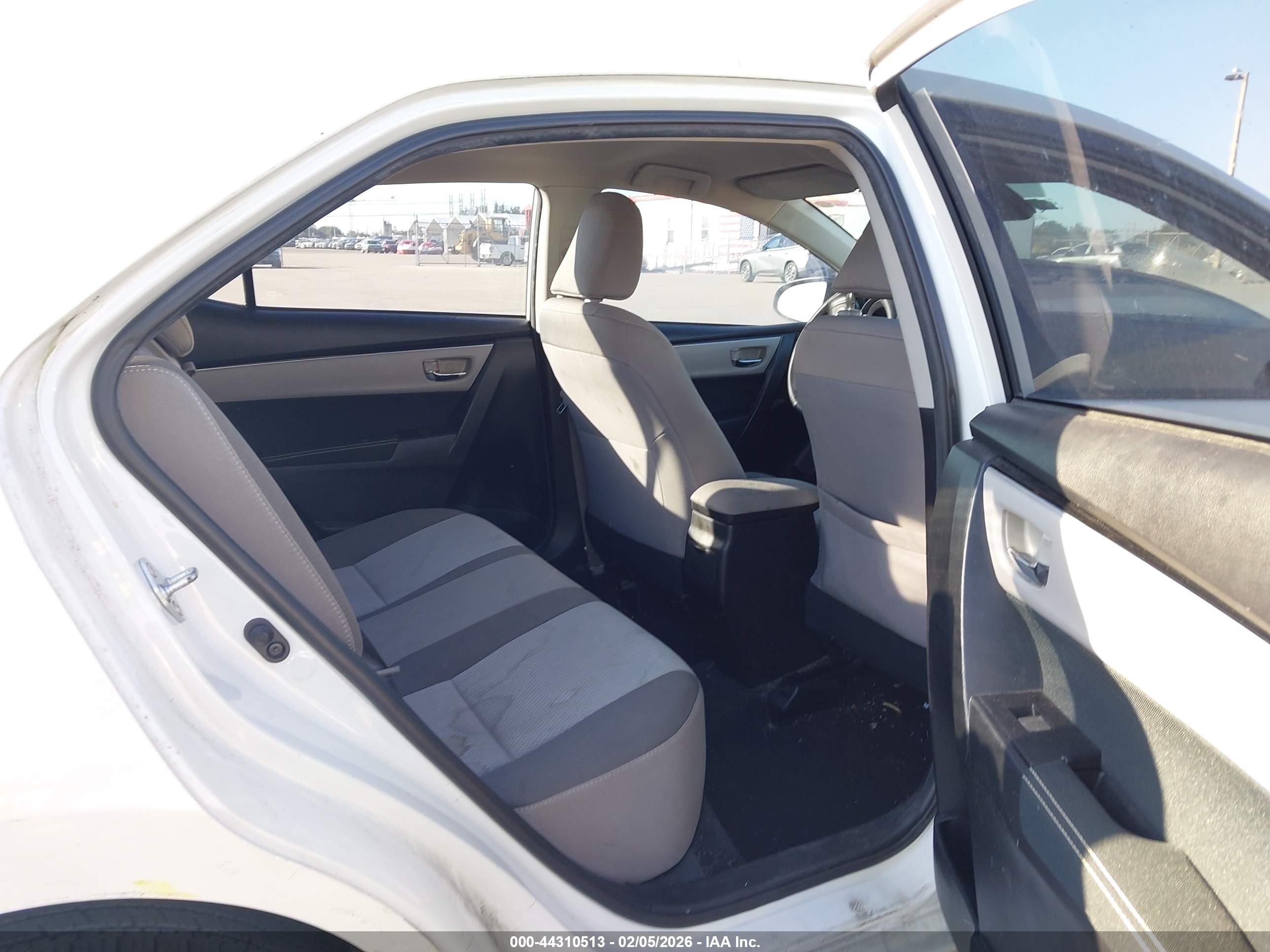 TOYOTA COROLLA image 8