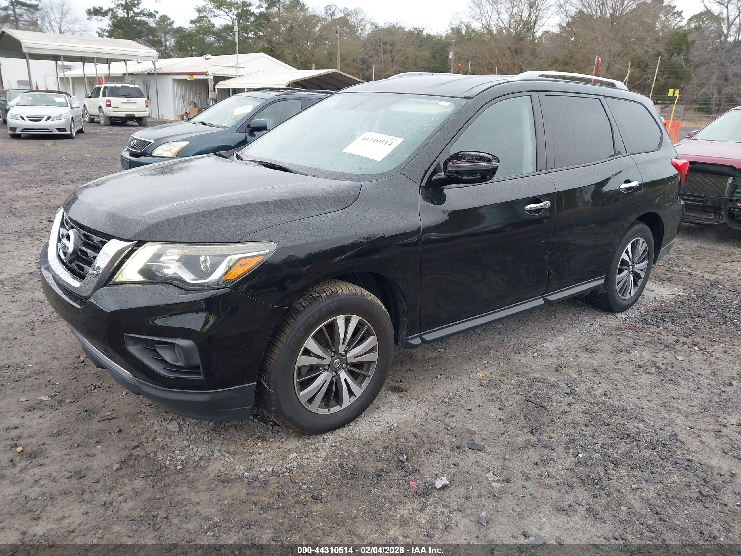 NISSAN PATHFINDER image 2