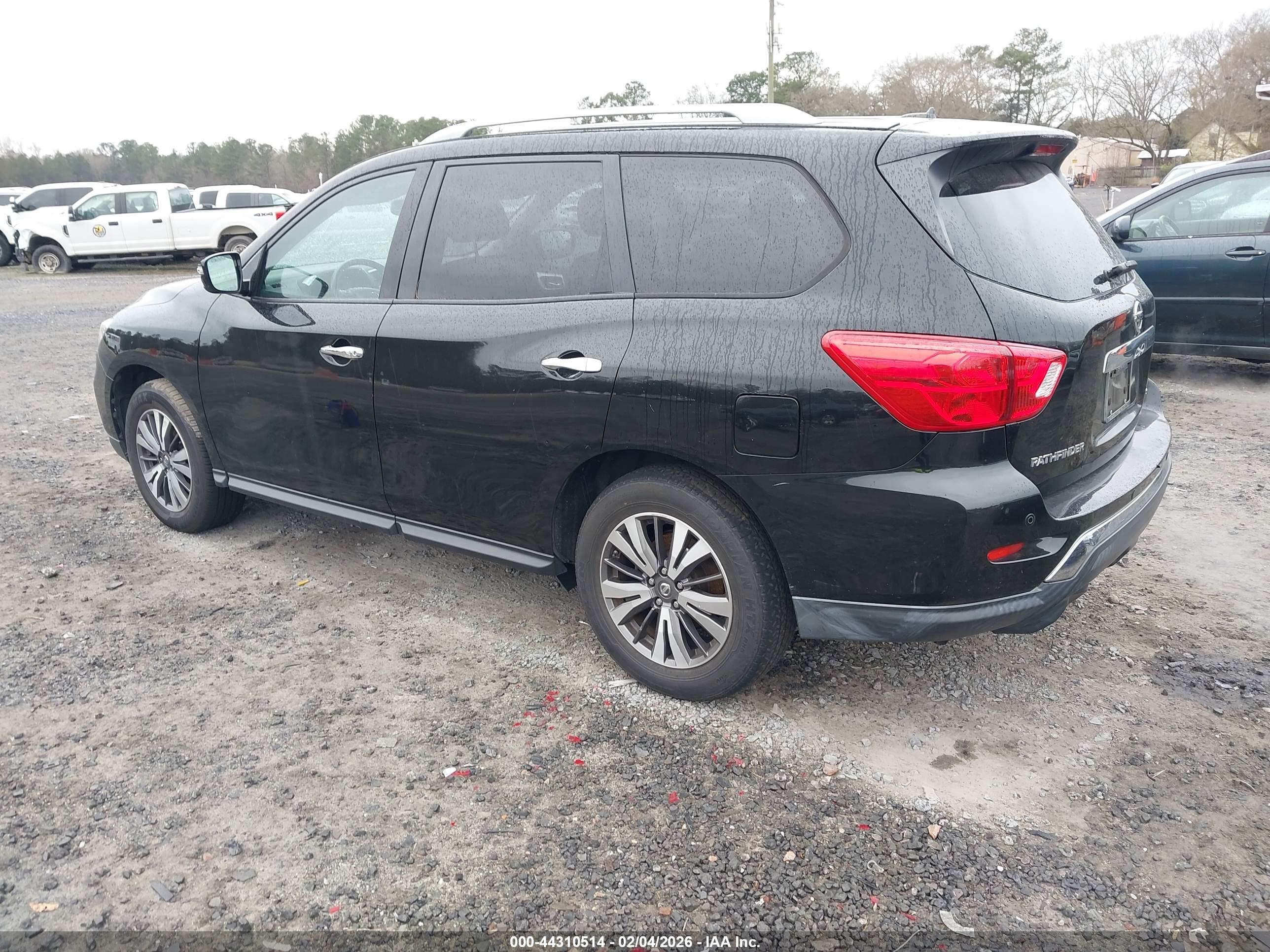 NISSAN PATHFINDER image 3