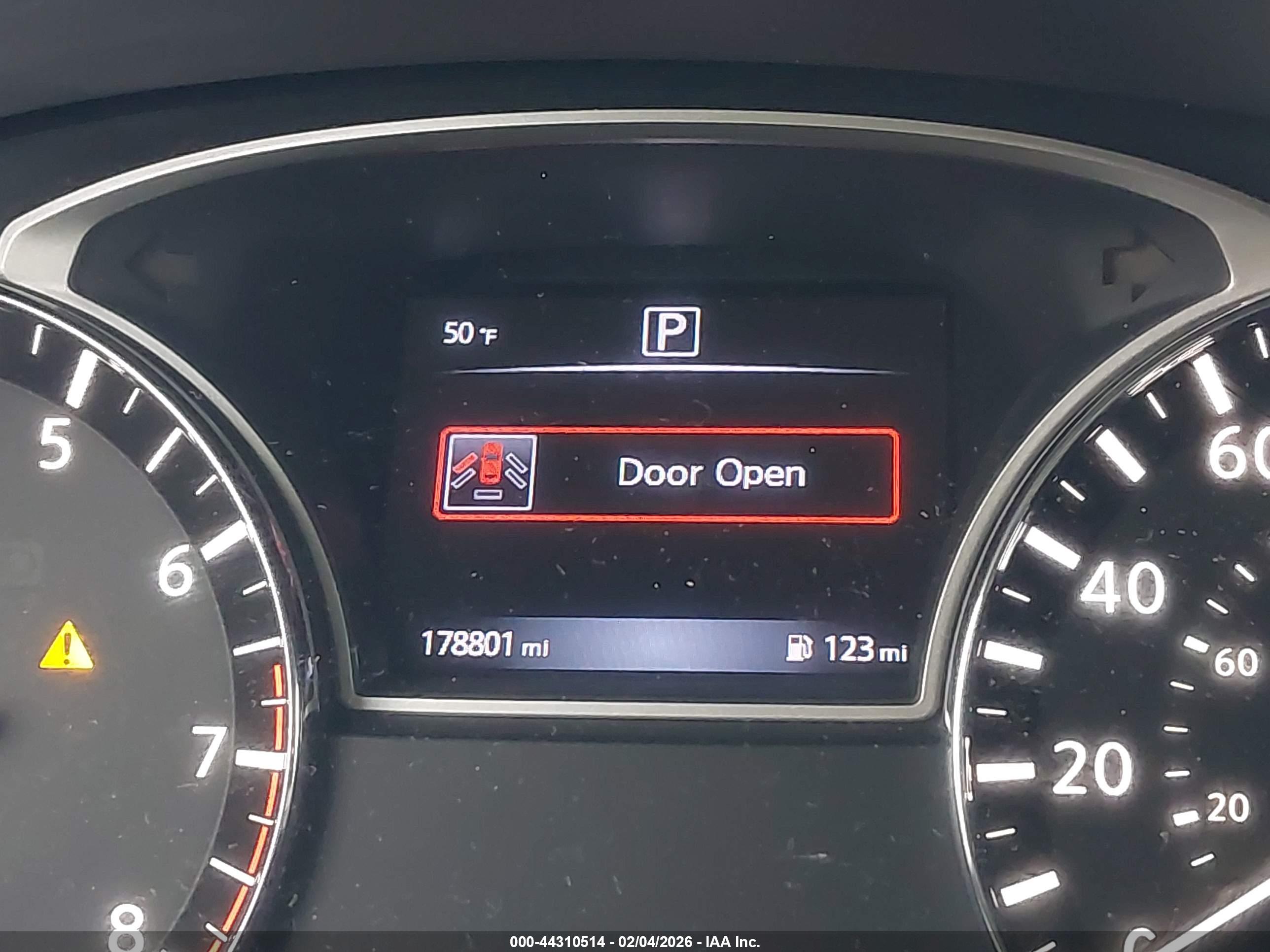 NISSAN PATHFINDER image 7