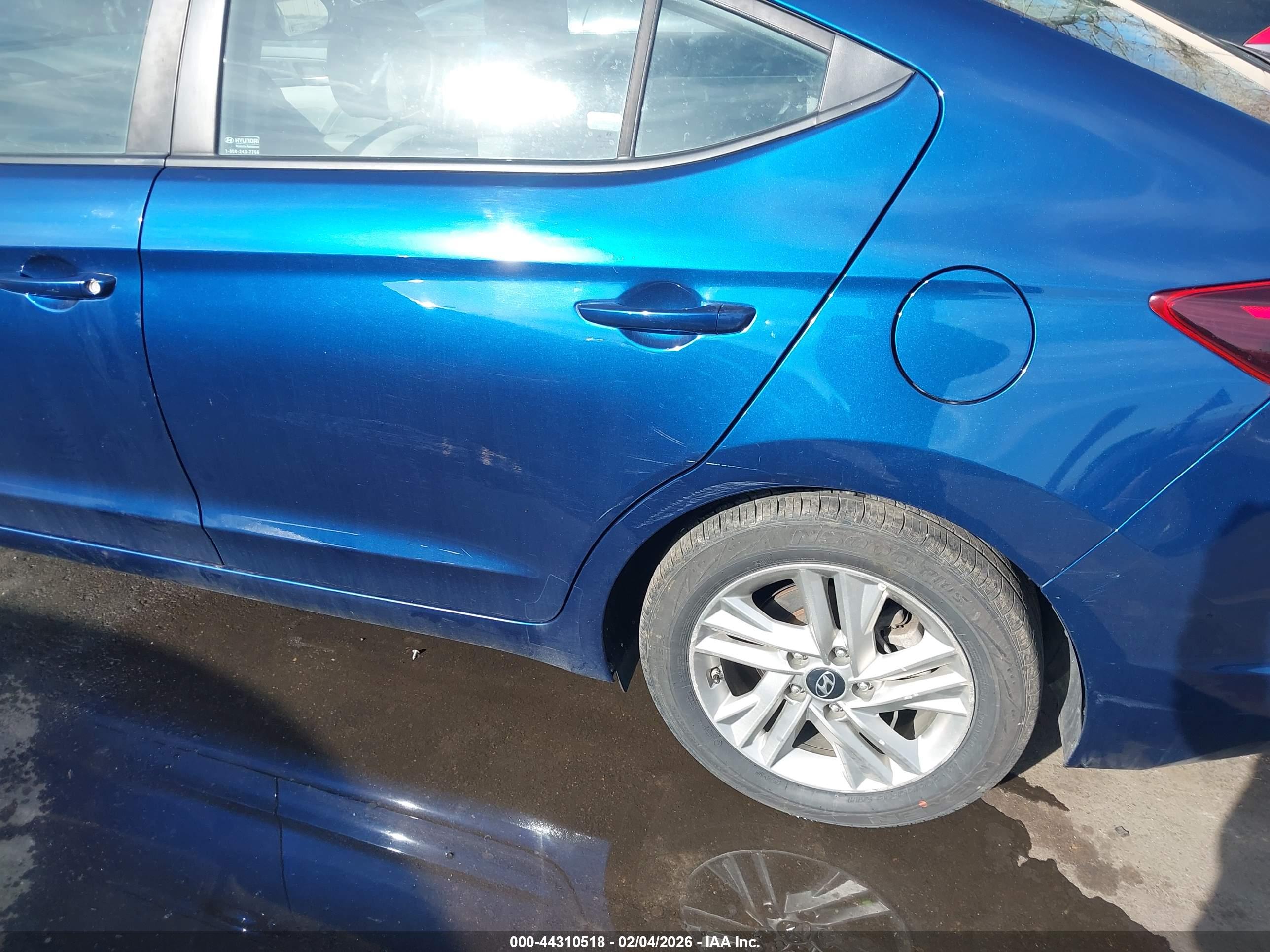 HYUNDAI ELANTRA image 6