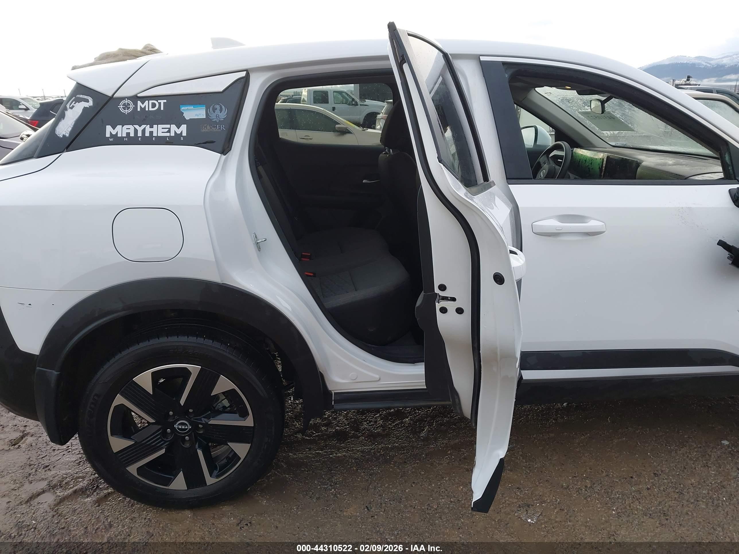 NISSAN KICKS image 8